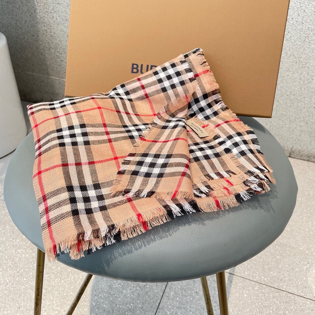 巴宝利💋新款到😍手慢🈚️抢‼️‼️👏💙顶级原单正品旷世绝美顶级高端货👼【绝对值得珍藏👍】👏香奈儿绝美百搭