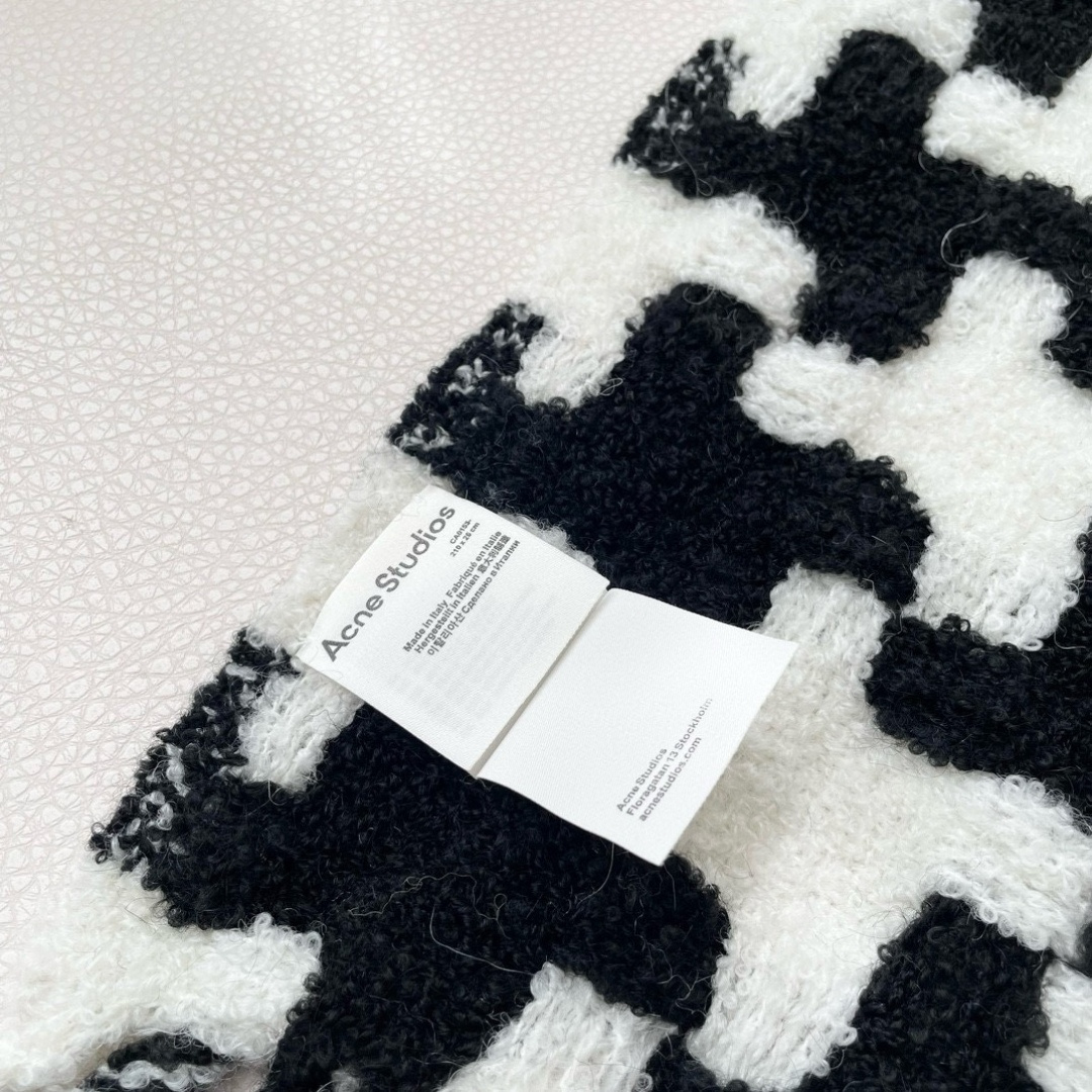 ❤️ 艾克妮千鸟格小围巾 小众大品牌 主打年轻化穿搭 蓬松感很好的一款围巾 羊驼毛➕马海毛 好打理不起皱