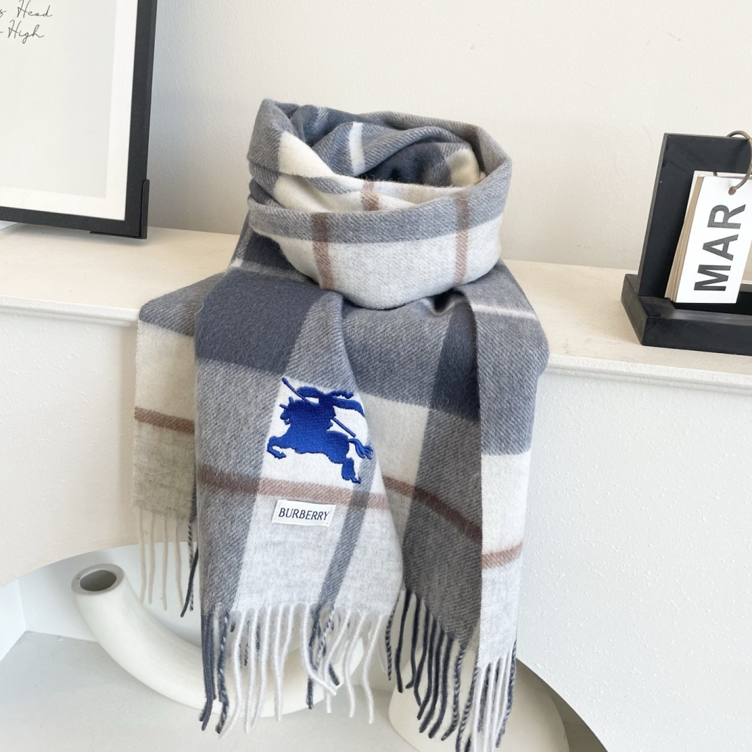 爆款🔺双面羊绒专柜同步 经典设计完美，若隐若现的巴宝利标志，强烈推荐手慢无‼️千万别去专柜买‼️代购就要