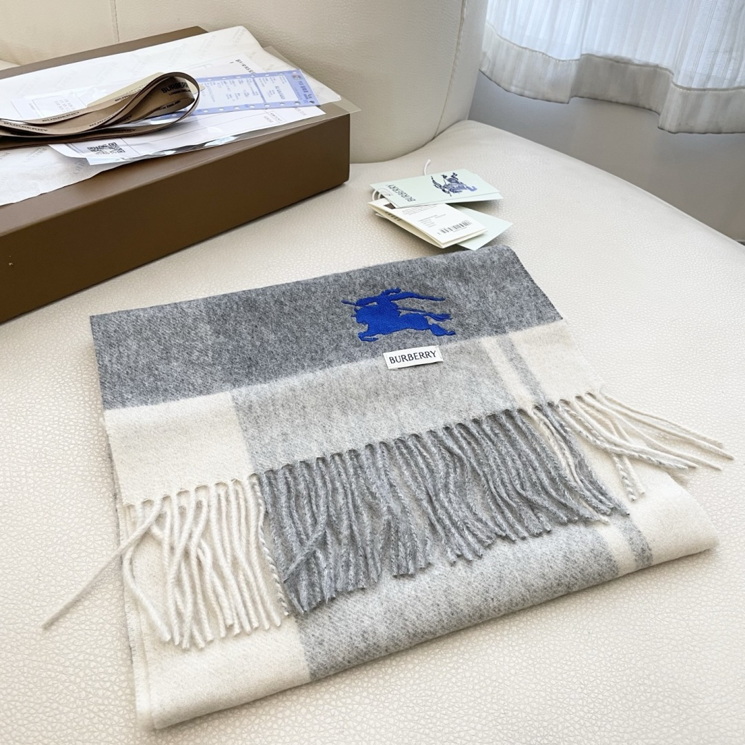 爆款🔺双面羊绒专柜同步 经典设计完美，若隐若现的巴宝利标志，强烈推荐手慢无‼️千万别去专柜买‼️代购就要