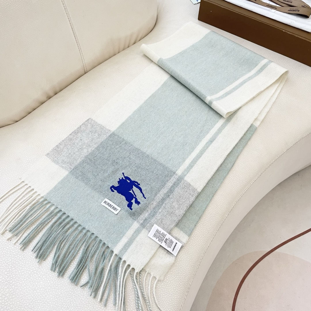 爆款🔺双面羊绒专柜同步 经典设计完美，若隐若现的巴宝利标志，强烈推荐手慢无‼️千万别去专柜买‼️代购就要