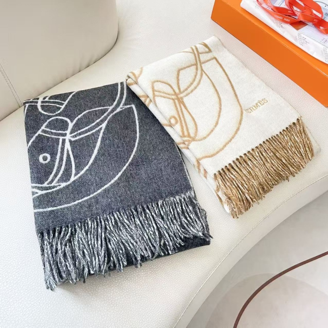 上新2025爱马仕双面男女款围巾且买且珍惜😍~都是出口订单所以比较难遇❤️东西讲究少而精😍好看的一定要收