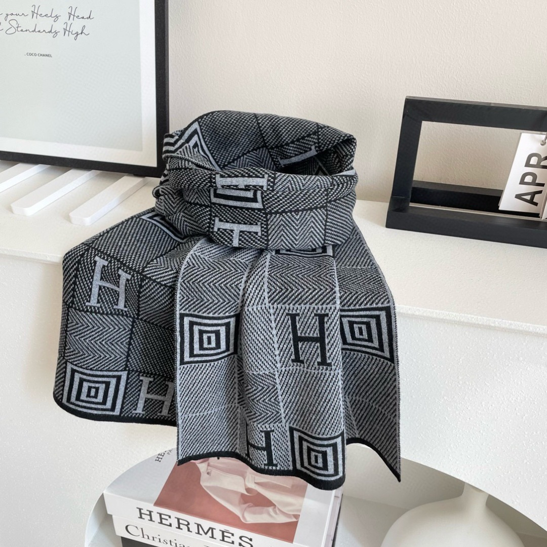 爆款上新 情侣款👍👍爱马仕 独家牛货🐂 奢华尽在尺寸之间，高端品质‼️具有超高羊绒品质才会被此品牌青睐‼