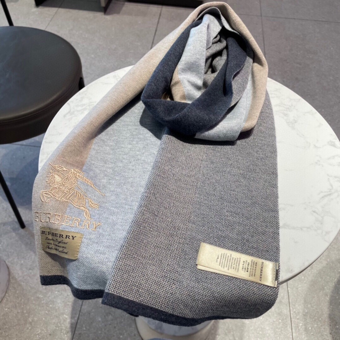 爆款上新 情侣款👍👍B家【经典战马】货🐂 奢华尽在尺寸之间，高端品质‼️具有超高羊绒品质才会被此品牌青睐