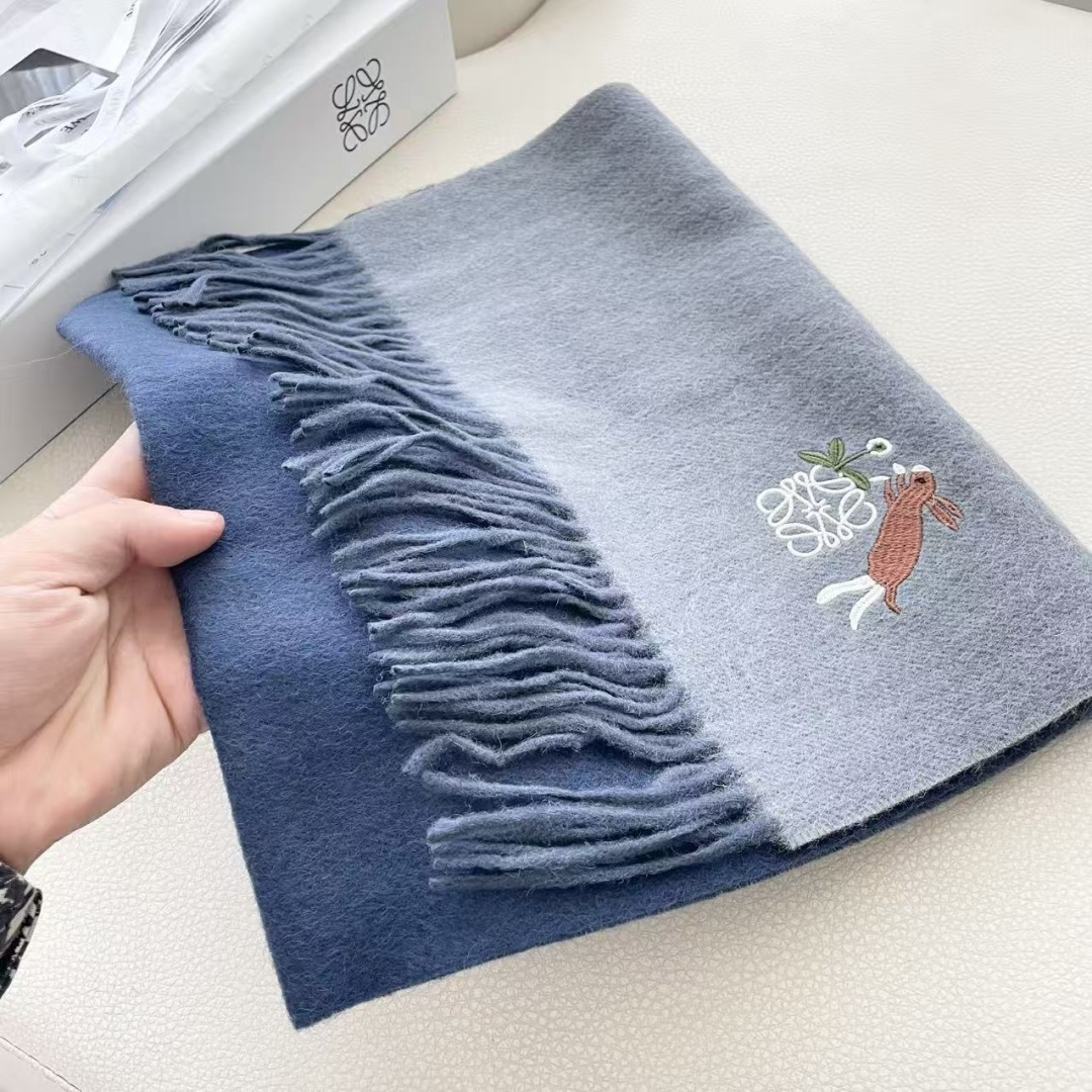 🔥爆款‼️顶级高尖端⚠️【LOEWE罗意威直供迪拜出口货‼️】🎀官网双面罗意威2025新品✨双面羊绒围巾