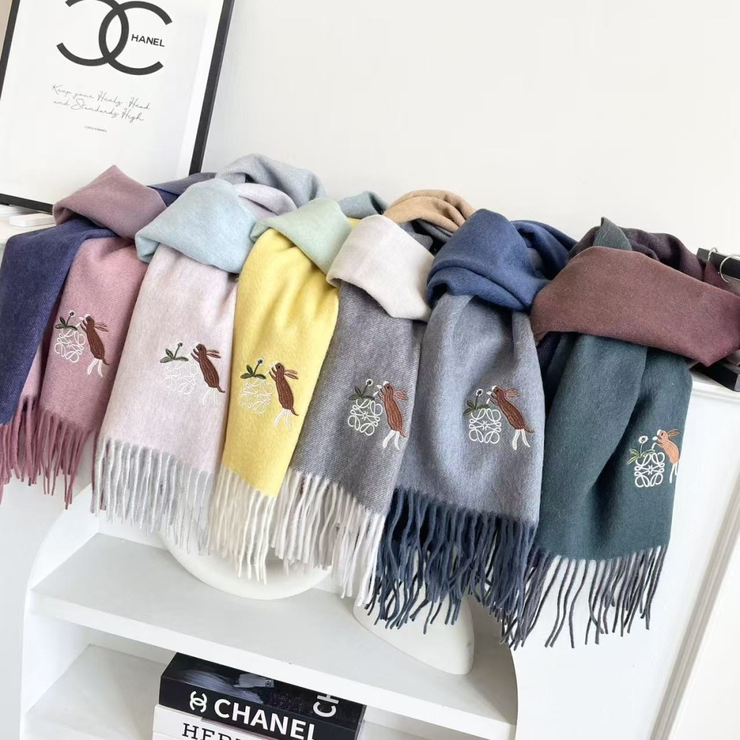 🔥爆款‼️顶级高尖端⚠️【LOEWE罗意威直供迪拜出口货‼️】🎀官网双面罗意威2025新品✨双面羊绒围巾