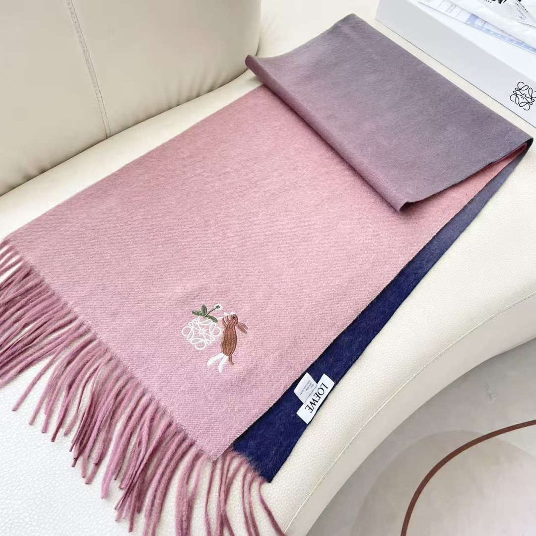 🔥爆款‼️顶级高尖端⚠️【LOEWE罗意威直供迪拜出口货‼️】🎀官网双面罗意威2025新品✨双面羊绒围巾