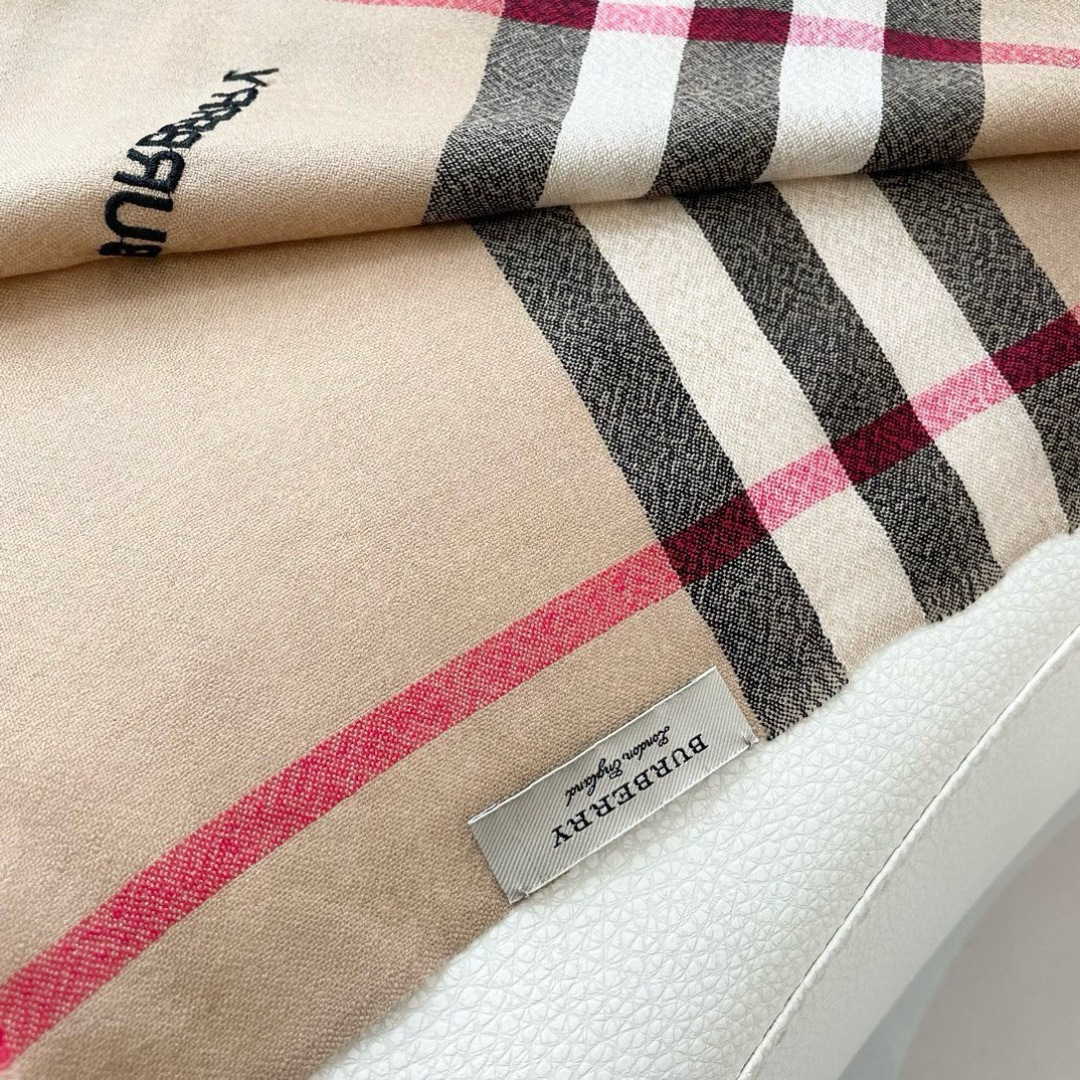 【徽标格纹】羊绒长巾⚜️bur殿堂级御用推荐❗️出口英国的订单！最新经典混纺系列。来的太是时候了❗️非常