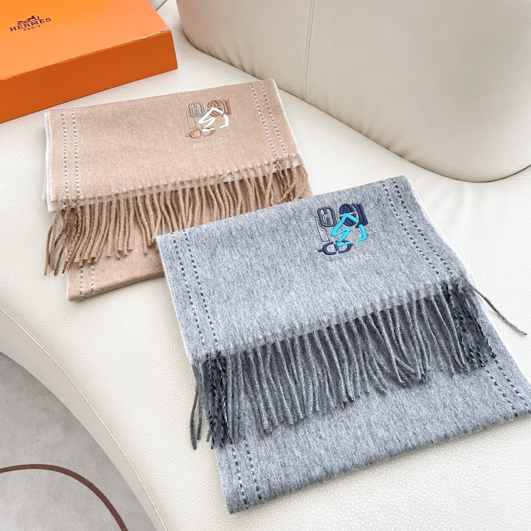 上新2025爱马仕双面男女款围巾且买且珍惜😍~都是出口订单所以比较难遇❤️东西讲究少而精😍好看的一定要收