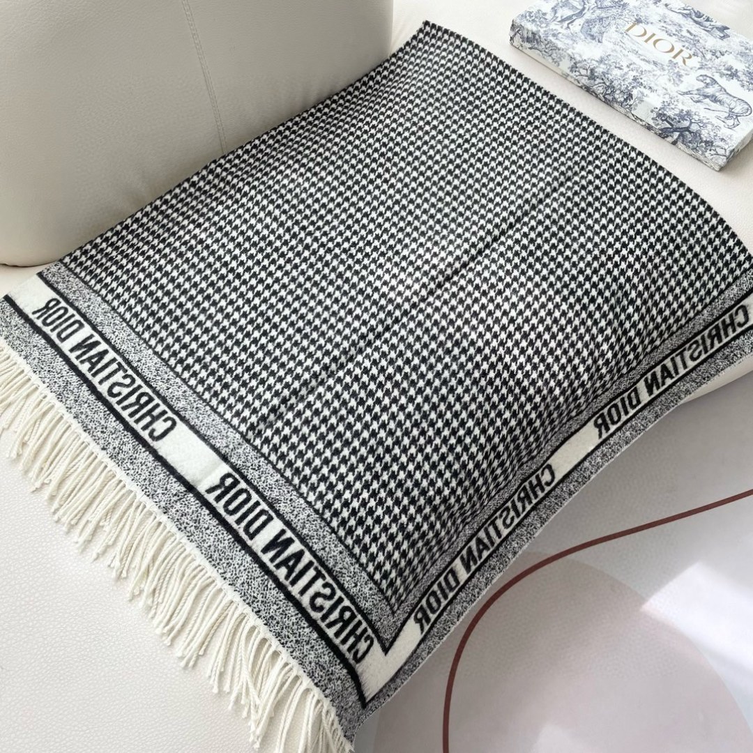 ✨国内最好NO.1❗️~即将火爆代购圈，今年大披肩真的好火爆🔥，因为实物真的很震撼，绝逼好东西👍❗️Di