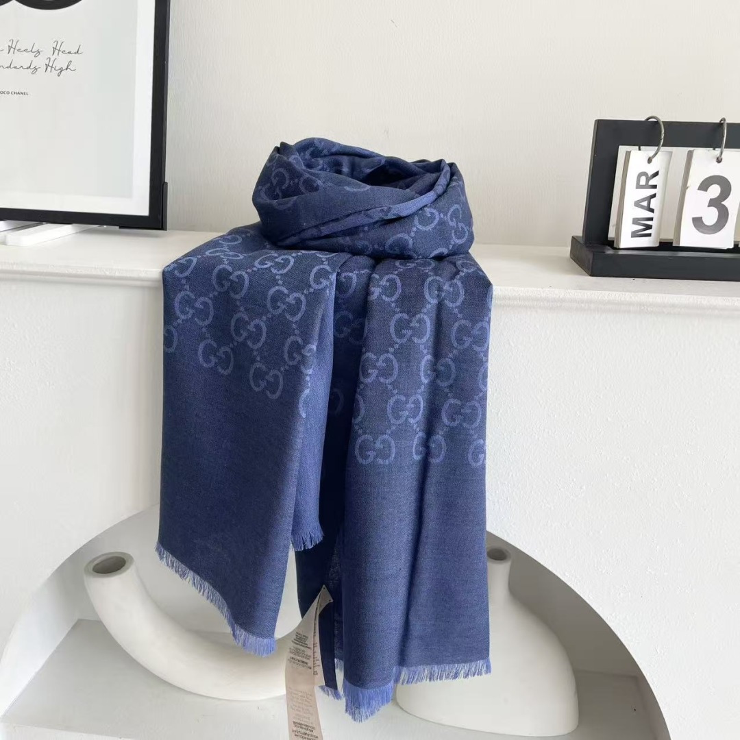 Gucci · 古奇经典羊绒披肩围巾❗来个硬货.麻溜的安排上.纯正出口❗原订单已经交货一批，其中一批刚过