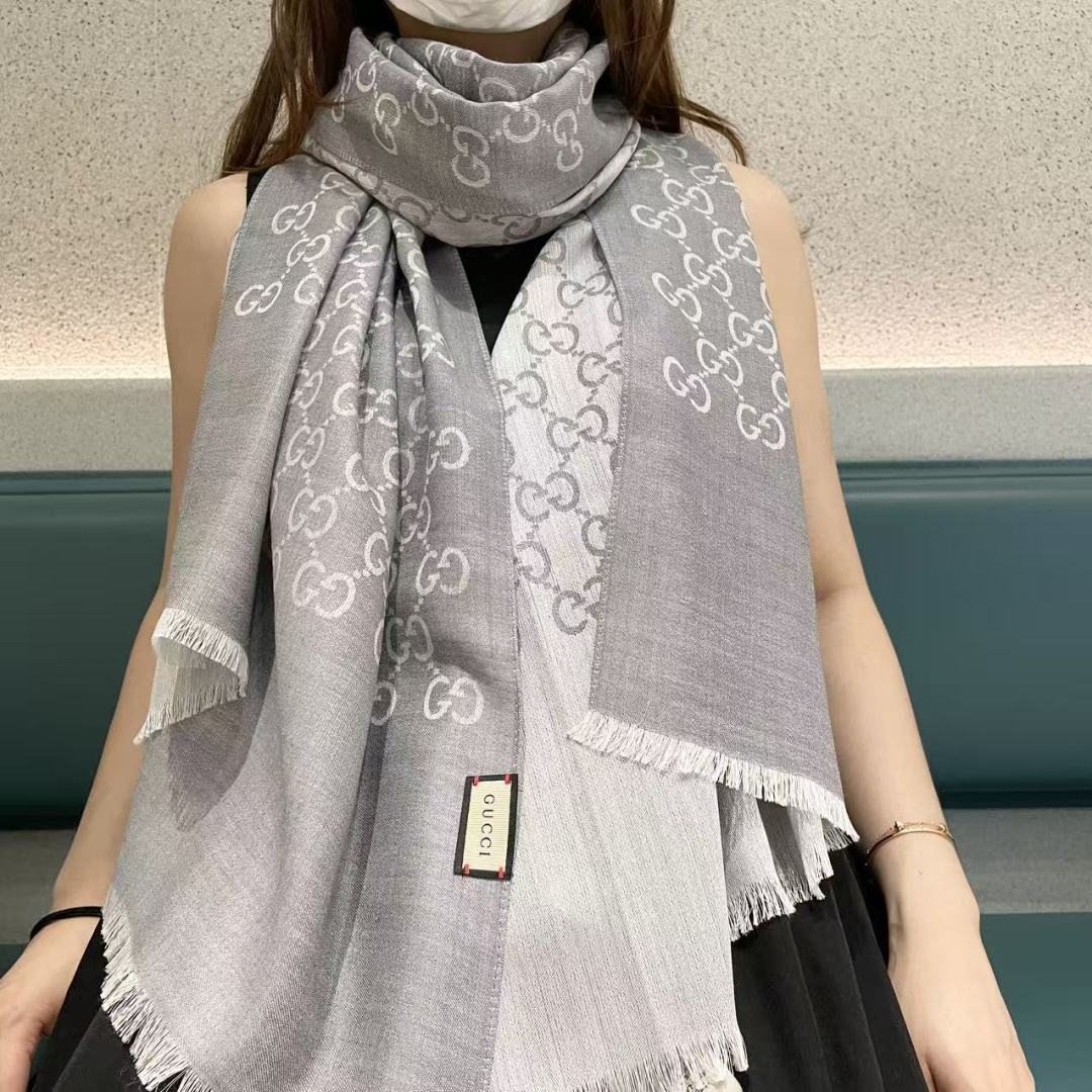 Gucci · 古奇经典羊绒披肩围巾❗来个硬货.麻溜的安排上.纯正出口❗原订单已经交货一批，其中一批刚过