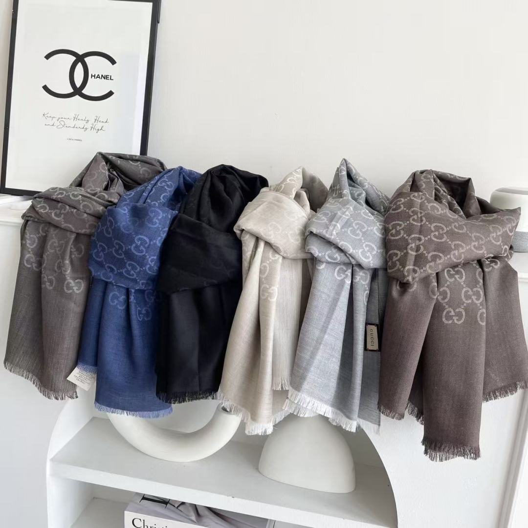 Gucci · 古奇经典羊绒披肩围巾❗来个硬货.麻溜的安排上.纯正出口❗原订单已经交货一批，其中一批刚过