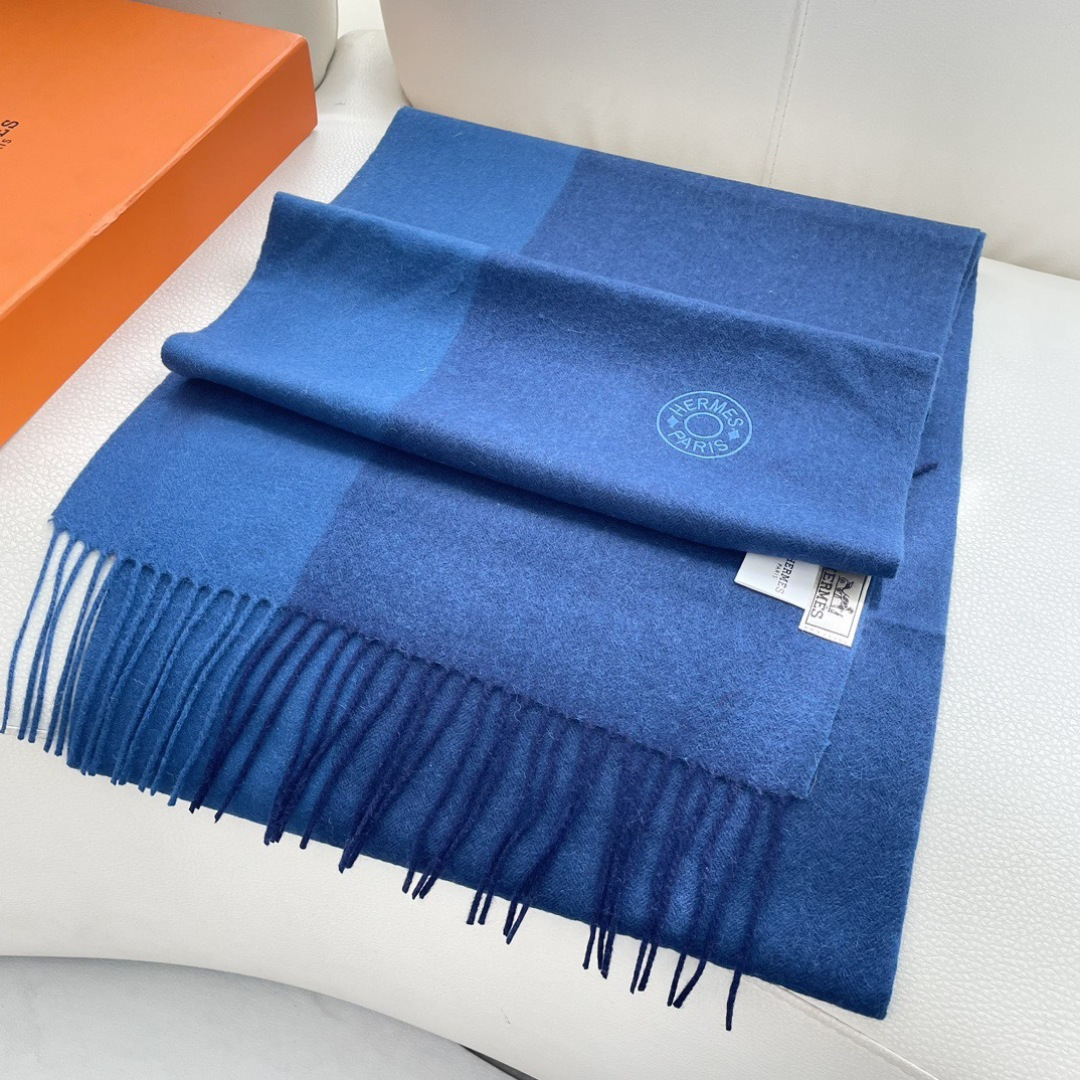 上新2025爱马仕男女款围巾且买且珍惜😍~都是出口订单所以比较难遇❤️东西讲究少而精😍好看的一定要收😎这