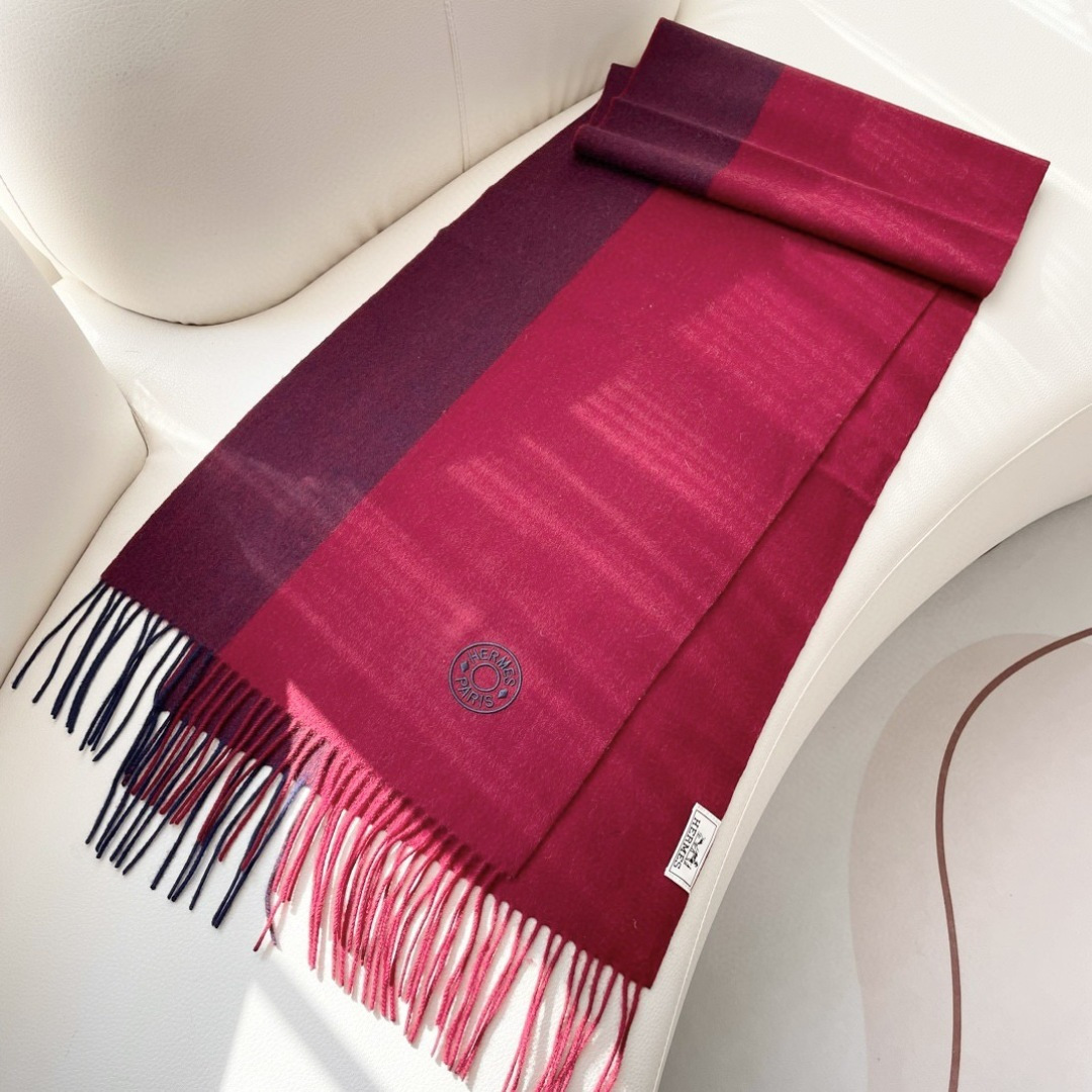 上新2025爱马仕男女款围巾且买且珍惜😍~都是出口订单所以比较难遇❤️东西讲究少而精😍好看的一定要收😎这