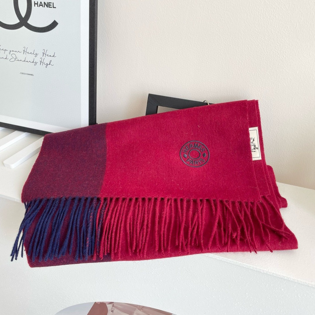 上新2025爱马仕男女款围巾且买且珍惜😍~都是出口订单所以比较难遇❤️东西讲究少而精😍好看的一定要收😎这