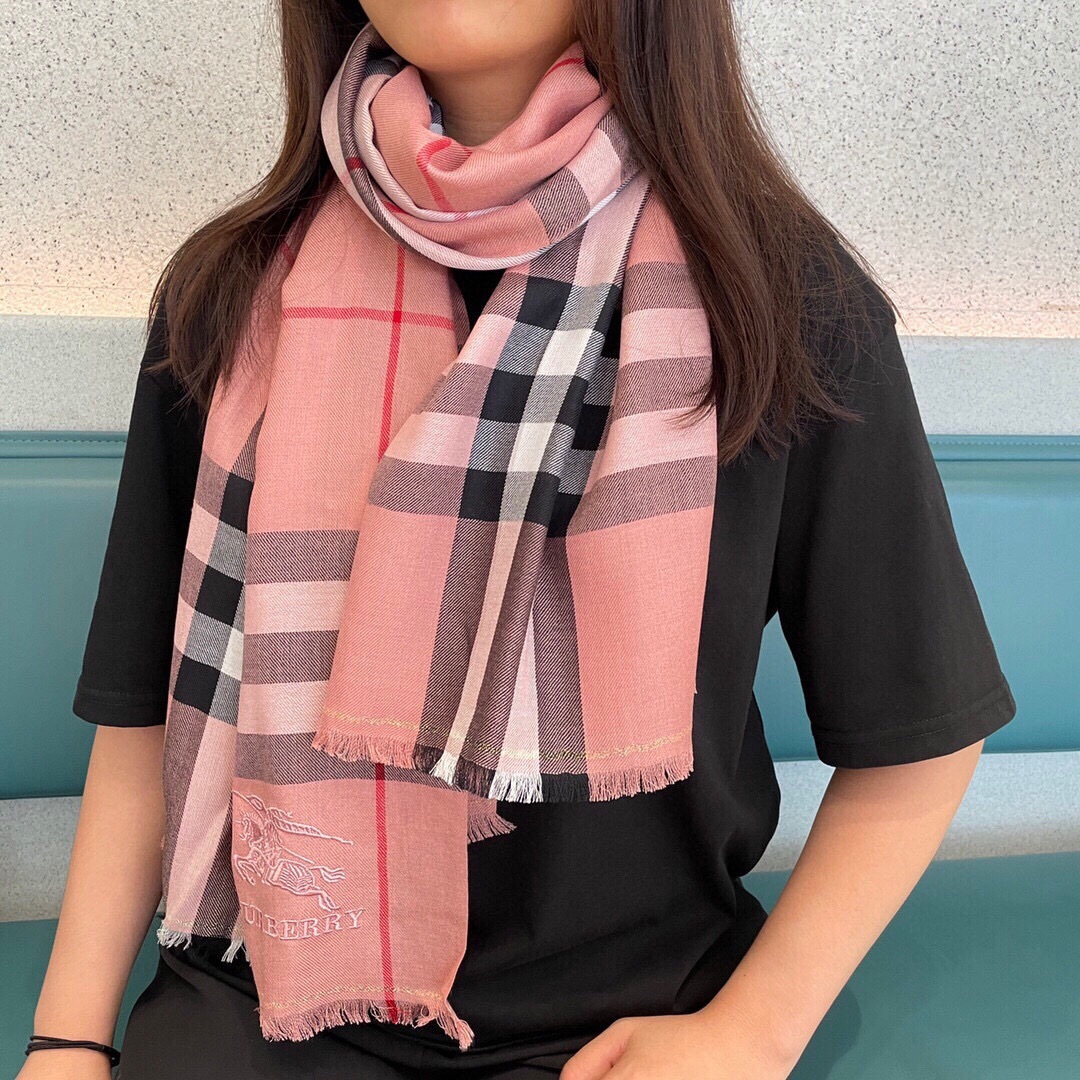 巴宝利💋新款到😍手慢🈚️抢‼️‼️👏💙顶级原单正品旷世绝美顶级高端货👼【绝对值得珍藏👍】👏香奈儿绝美百搭