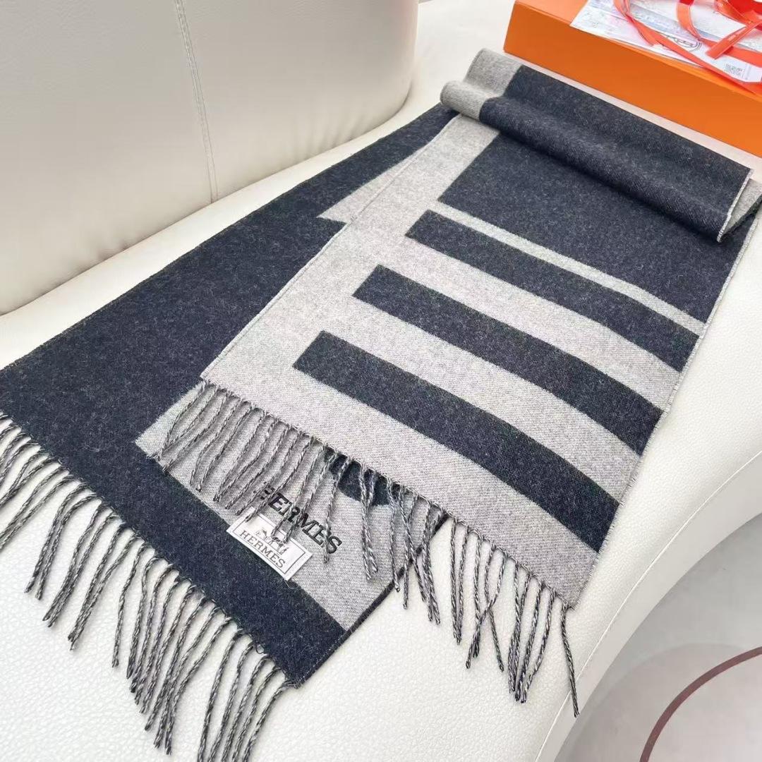 上新2025爱马仕男女款围巾且买且珍惜😍~都是出口订单所以比较难遇❤️东西讲究少而精😍好看的一定要收😎这