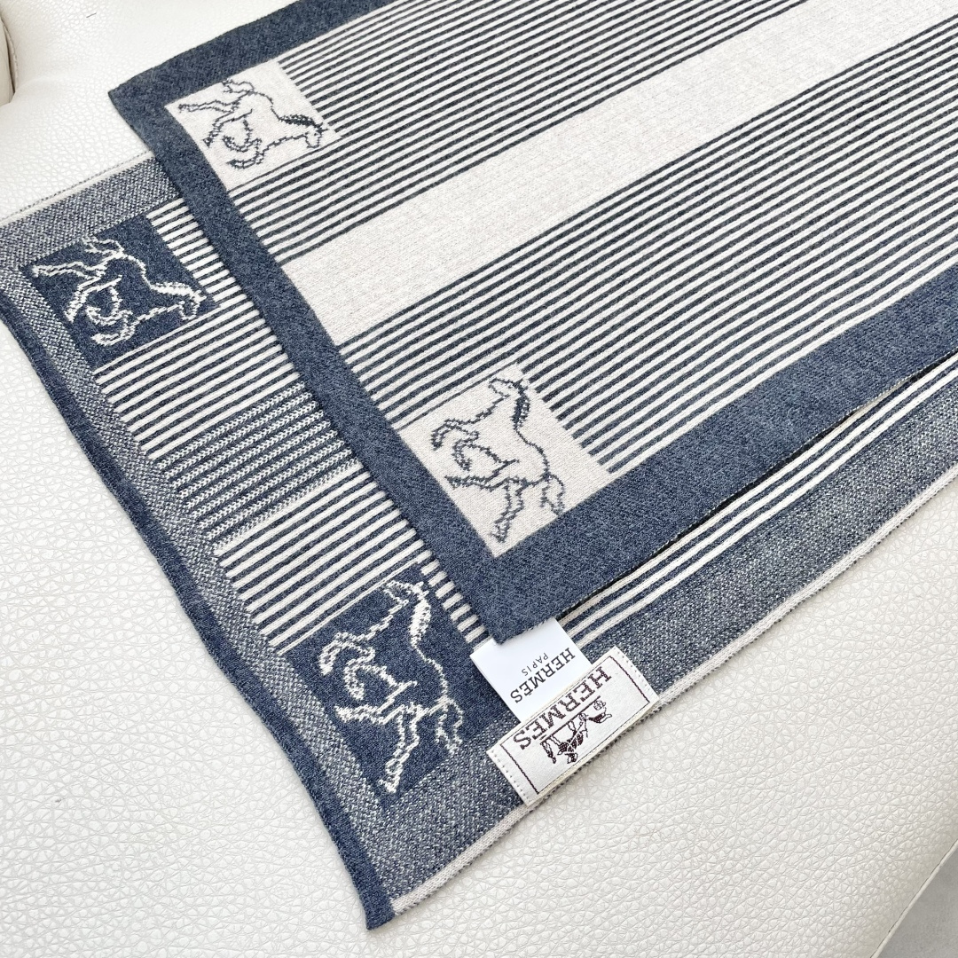 爆款上新 情侣款👍👍爱马仕独家牛货🐂 奢华尽在尺寸之间，高端品质‼️具有超高羊绒品质才会被此品牌青睐‼️