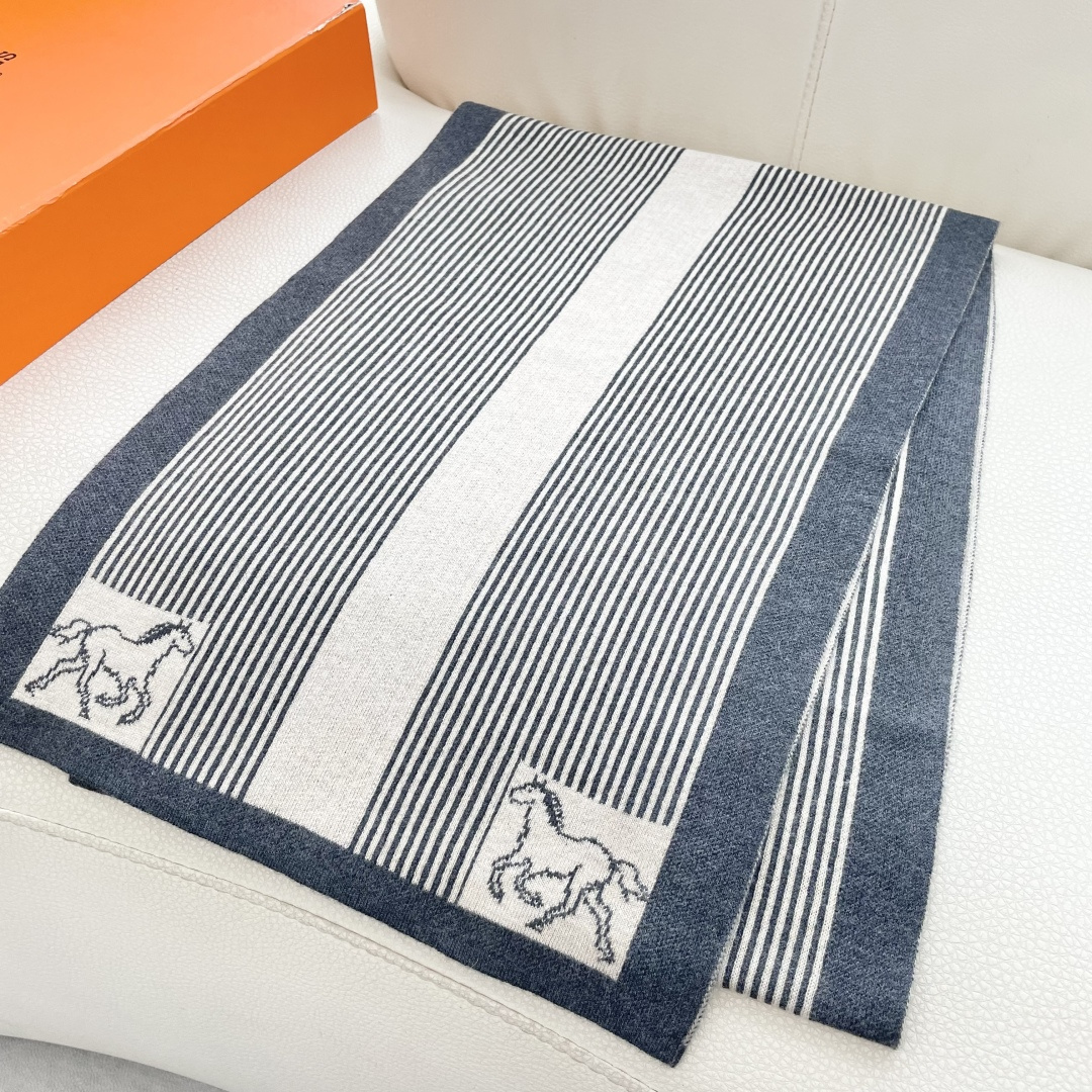 爆款上新 情侣款👍👍爱马仕独家牛货🐂 奢华尽在尺寸之间，高端品质‼️具有超高羊绒品质才会被此品牌青睐‼️