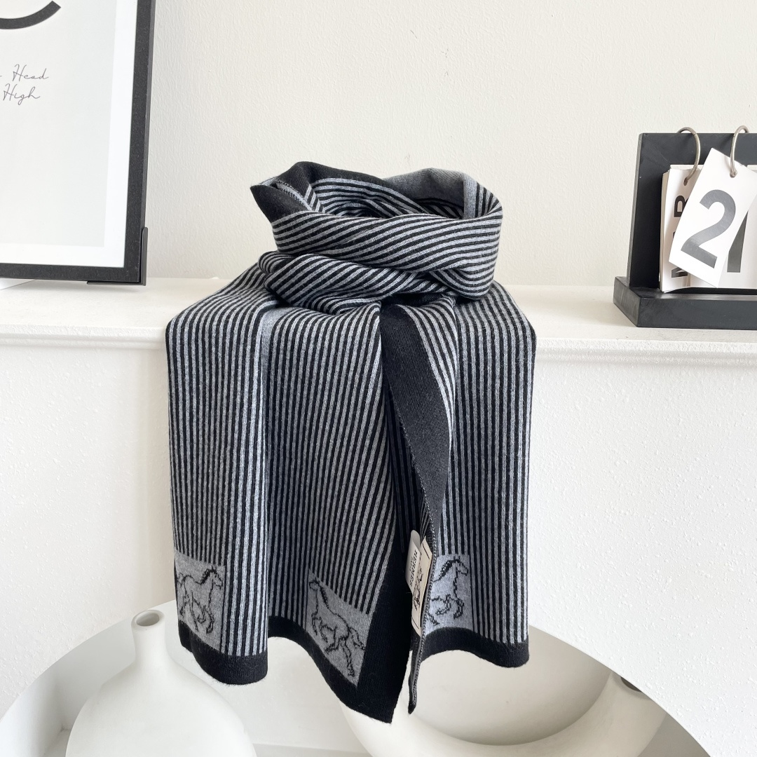 爆款上新 情侣款👍👍爱马仕独家牛货🐂 奢华尽在尺寸之间，高端品质‼️具有超高羊绒品质才会被此品牌青睐‼️