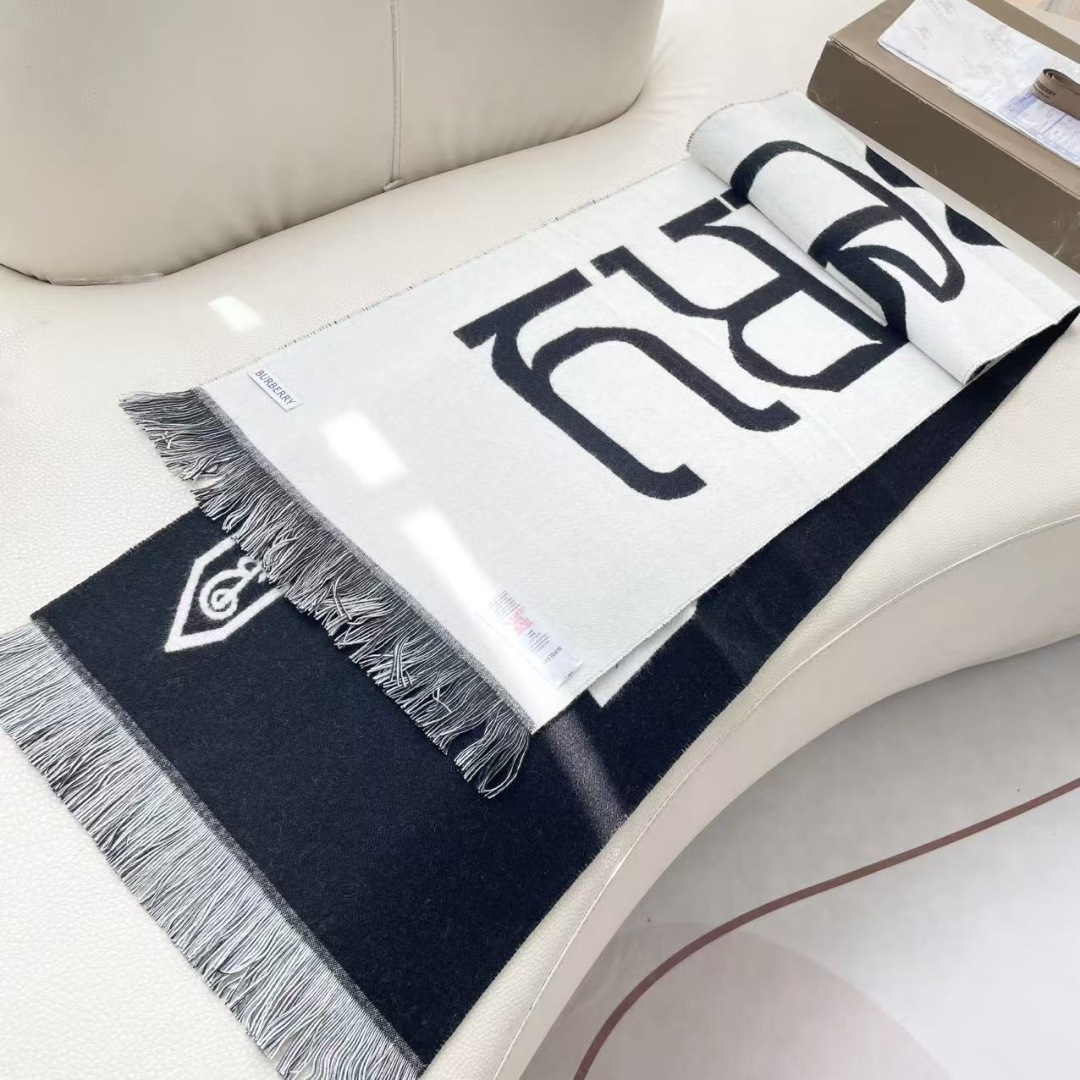 巴宝利💋新款到😍手慢🈚️抢‼️‼️👏💙顶级原单正品旷世绝美顶级高端货👼【绝对值得珍藏👍】👏香奈儿绝美百搭