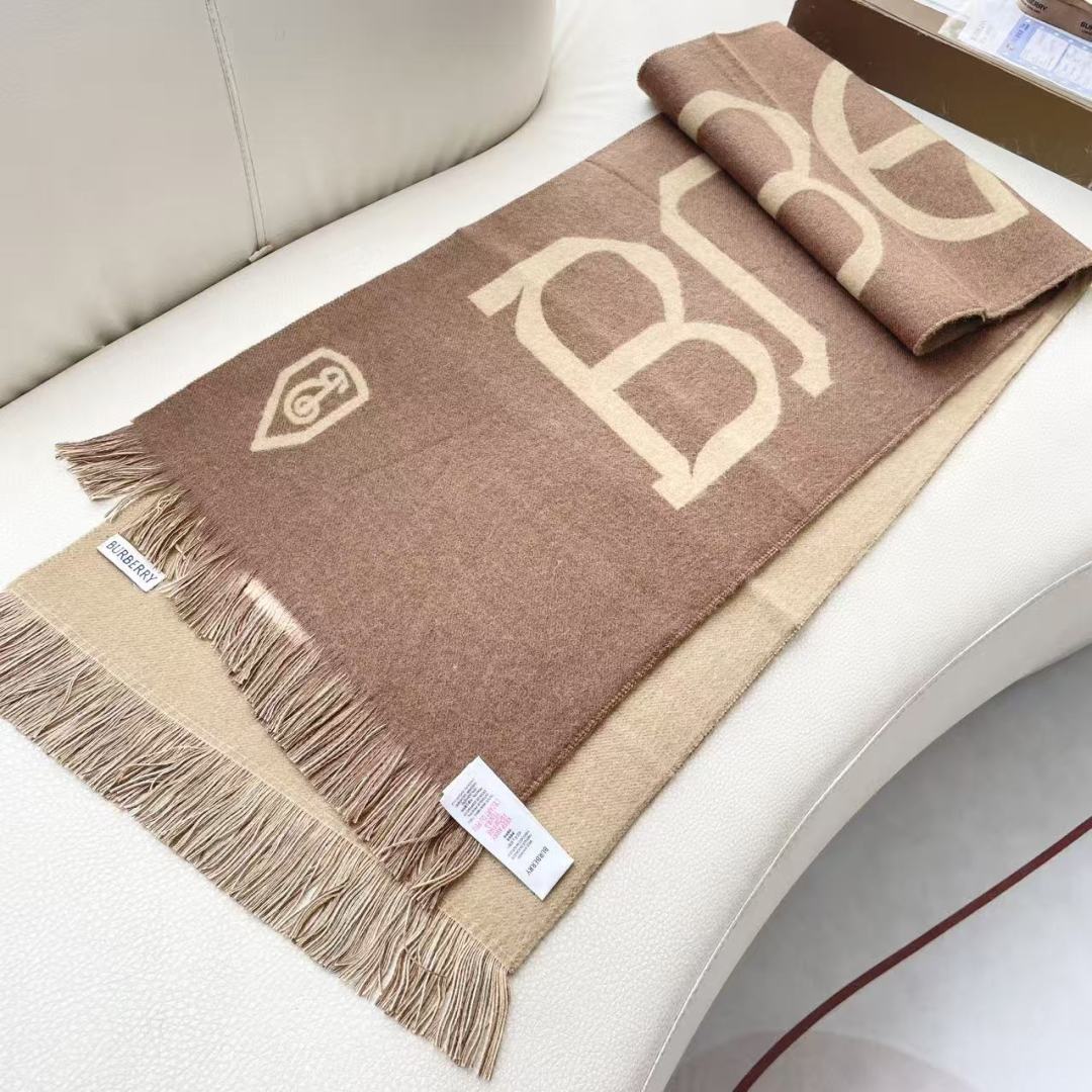 巴宝利💋新款到😍手慢🈚️抢‼️‼️👏💙顶级原单正品旷世绝美顶级高端货👼【绝对值得珍藏👍】👏香奈儿绝美百搭