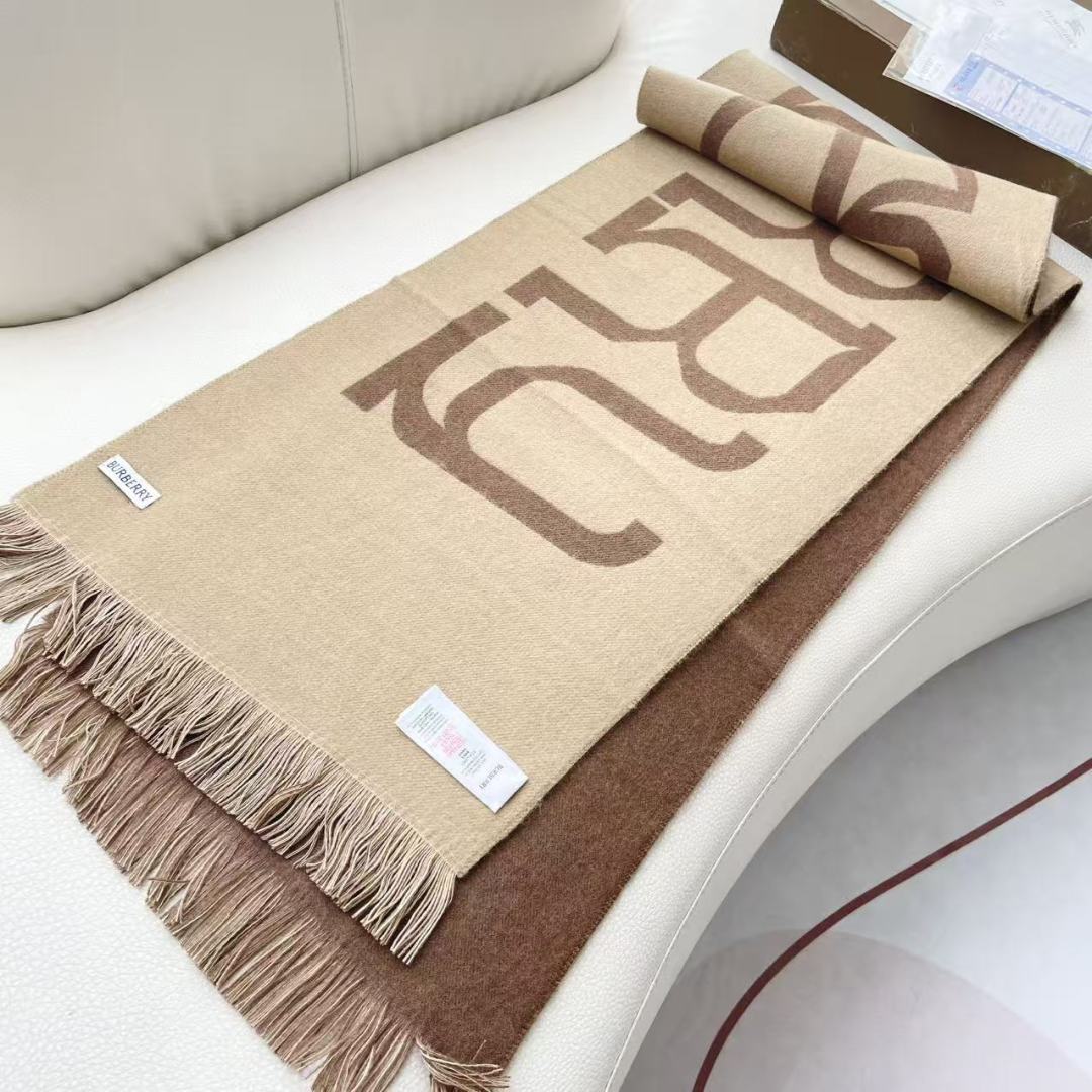 巴宝利💋新款到😍手慢🈚️抢‼️‼️👏💙顶级原单正品旷世绝美顶级高端货👼【绝对值得珍藏👍】👏香奈儿绝美百搭