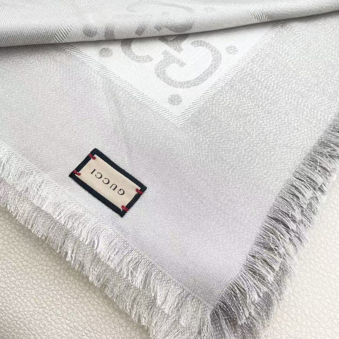 Gucci · 古奇经典羊绒真丝围巾❗来个硬货.麻溜的安排上.纯正出口❗原订单已经交货一批，其中一批刚过