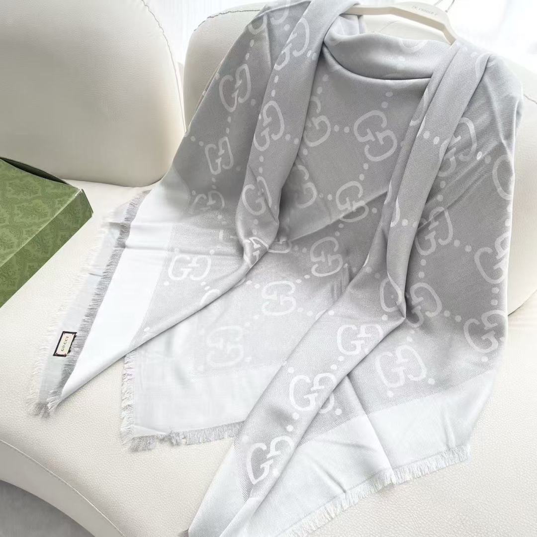 Gucci · 古奇经典羊绒真丝围巾❗来个硬货.麻溜的安排上.纯正出口❗原订单已经交货一批，其中一批刚过