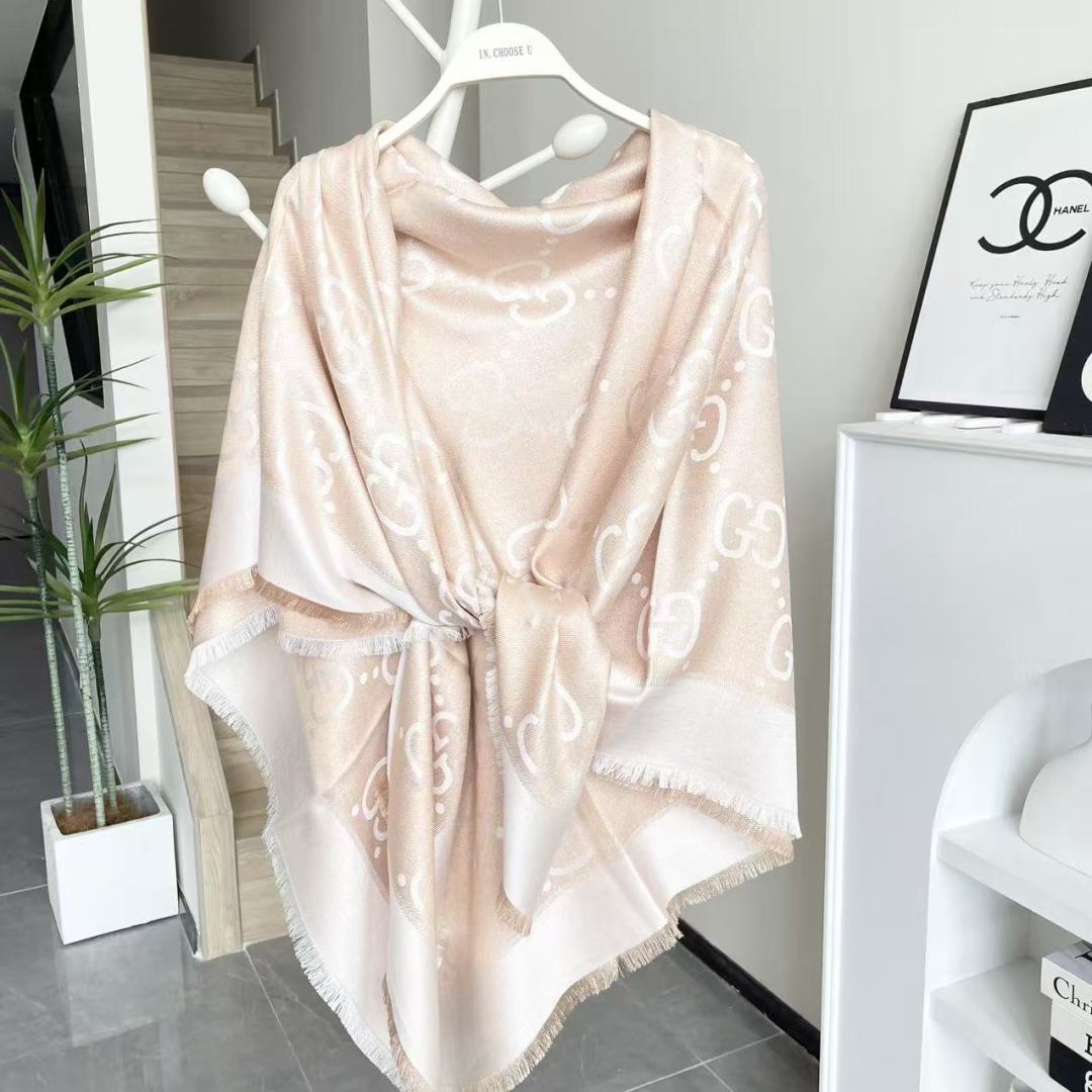 Gucci · 古奇经典羊绒真丝围巾❗来个硬货.麻溜的安排上.纯正出口❗原订单已经交货一批，其中一批刚过