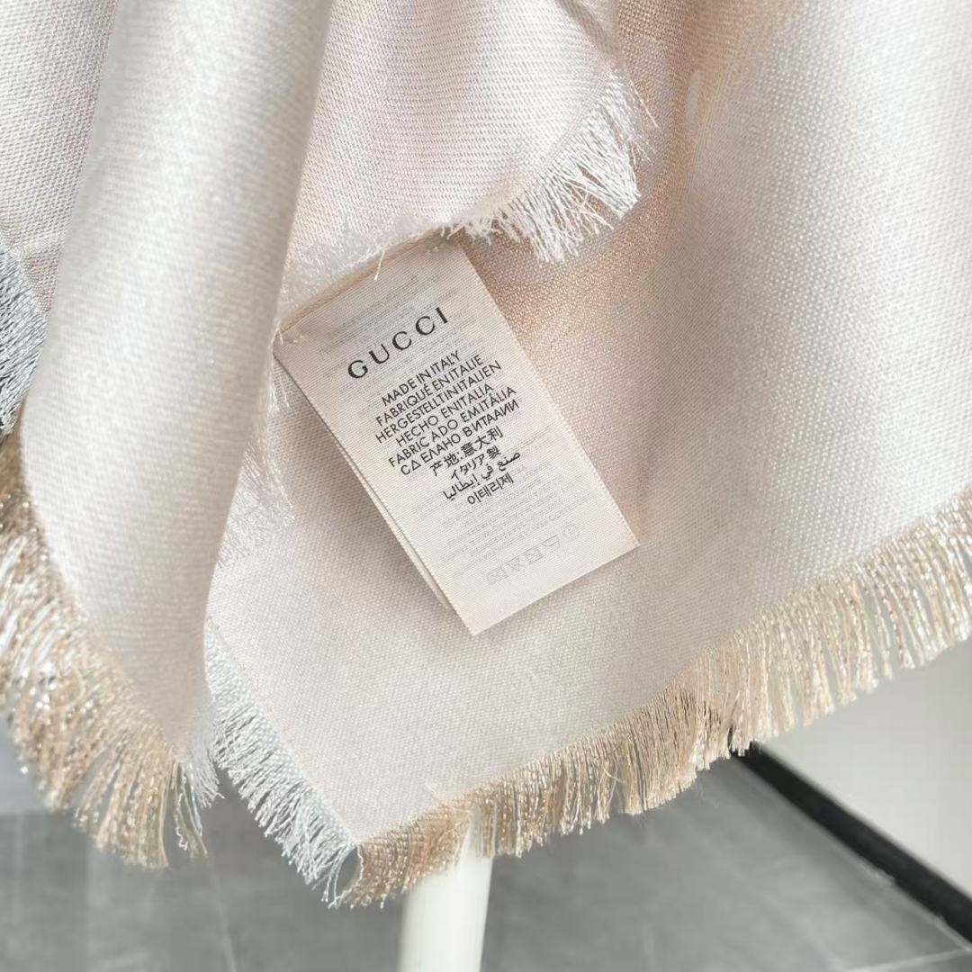 Gucci · 古奇经典羊绒真丝围巾❗来个硬货.麻溜的安排上.纯正出口❗原订单已经交货一批，其中一批刚过