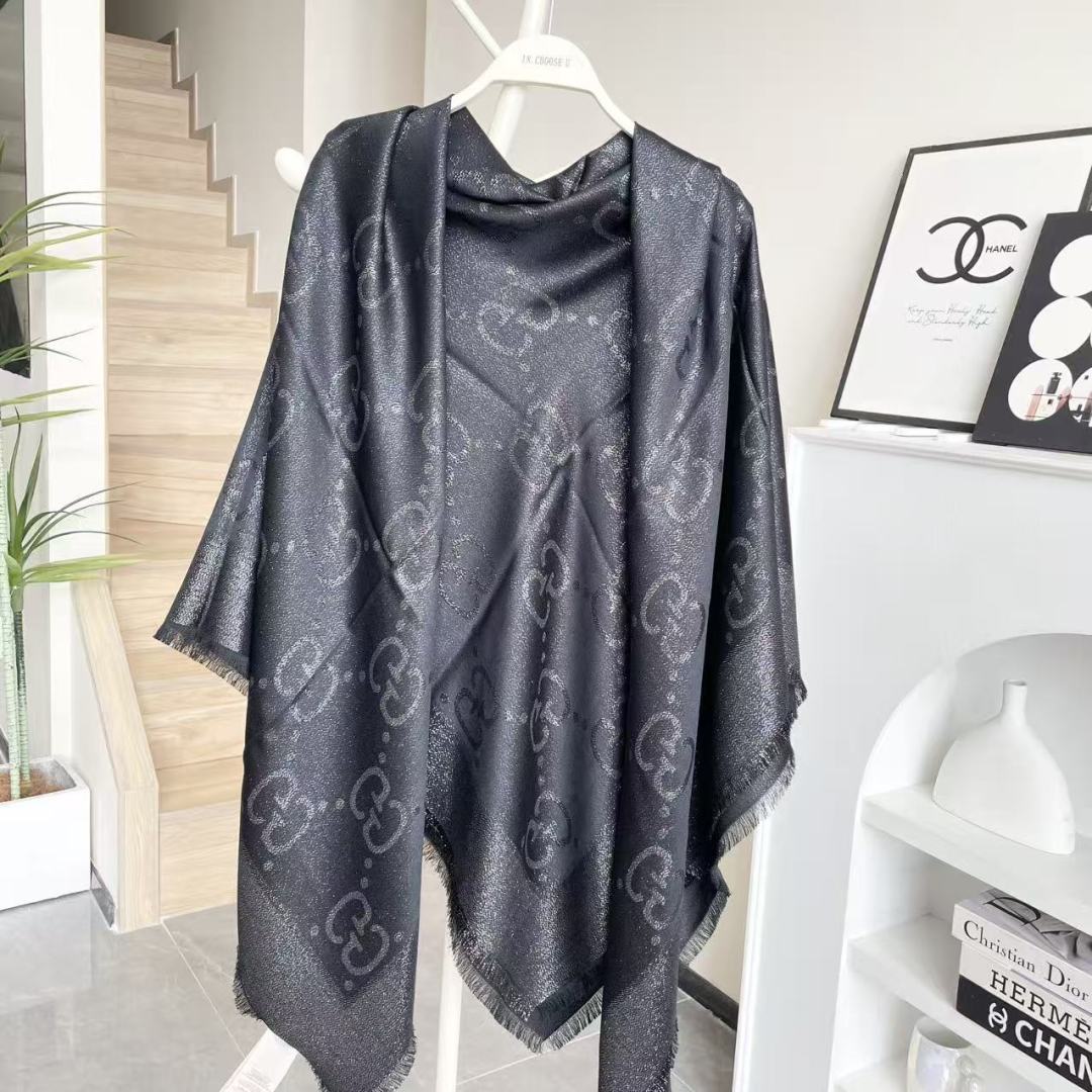 Gucci · 古奇经典羊绒真丝围巾❗来个硬货.麻溜的安排上.纯正出口❗原订单已经交货一批，其中一批刚过