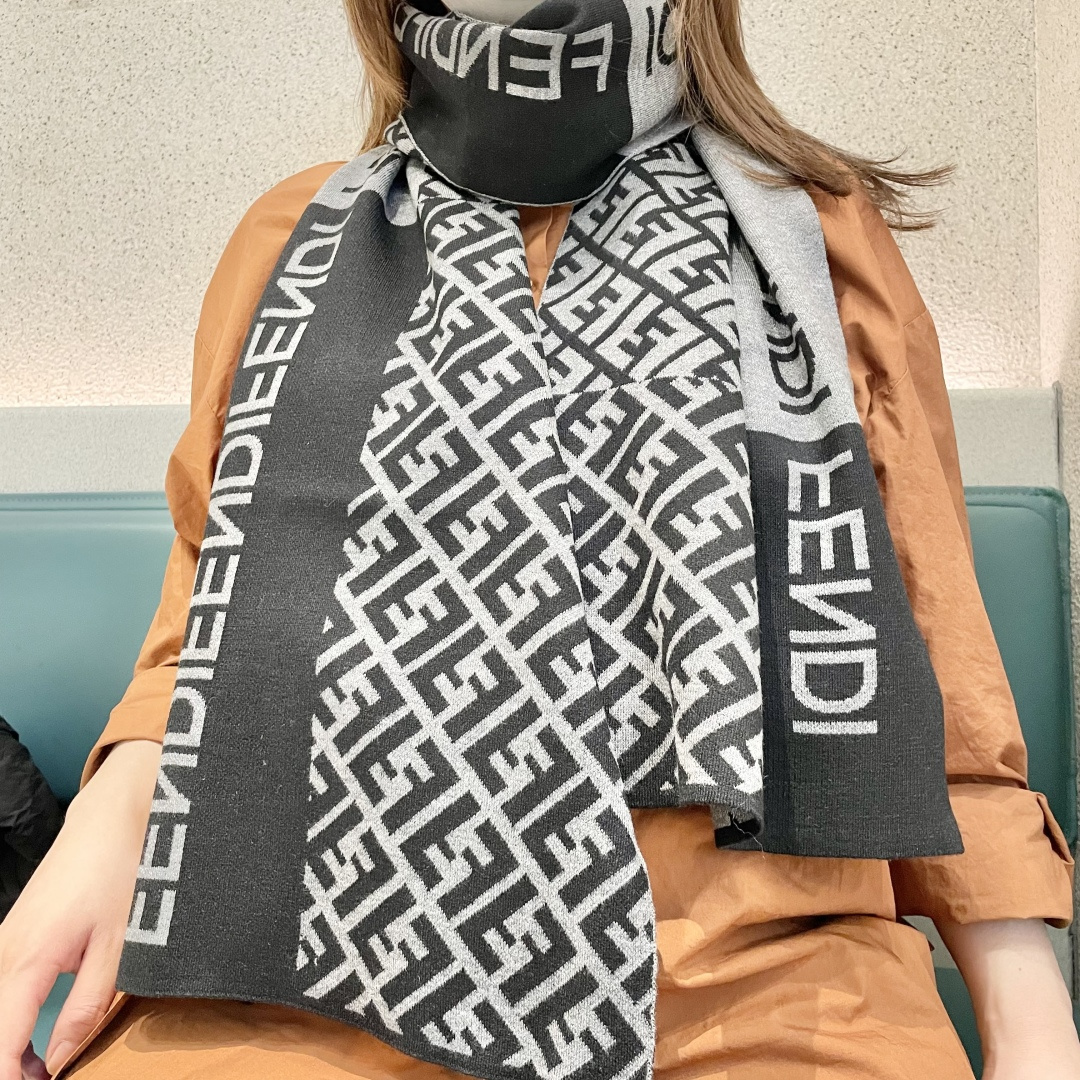 NO:603299,Hot new style Fendi for couples. Exclusive goods. Luxury is all in the size. High-end quality. Only with super high cashmere quality can this brand be favored. This quality is a very rare knitted scarf on the market. It is really a super high-end product. Only such a big brand can have it. Every color is loved and every color is reserved. Selling one less good product. Imported knitted cashmere size 180*32 high version scarf, high version scarf, fendi19860909爆款上新 情侣款芬迪 独家牛货 奢华尽在尺寸之间,高端品质具有超高羊绒品质才会被此品牌青睐这种精品是市场上及其少见的围巾针织,真是超级高端货只有这种大品牌才会拥有每色都是大爱每色都留.卖一条少一条的好货 进口针织羊绒 尺寸180*32高版本围巾,高版本围巾,fendi,scarf