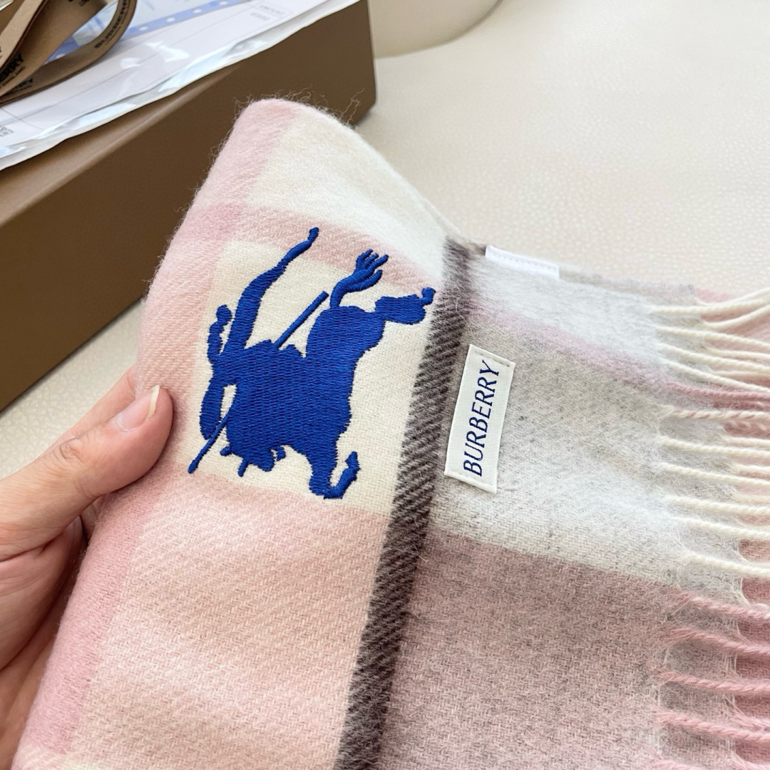 爆款🔺双面羊绒专柜同步 经典设计完美，若隐若现的巴宝利标志，强烈推荐手慢无‼️千万别去专柜买‼️代购就要