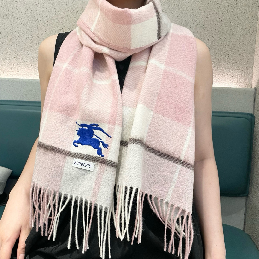 爆款🔺双面羊绒专柜同步 经典设计完美，若隐若现的巴宝利标志，强烈推荐手慢无‼️千万别去专柜买‼️代购就要