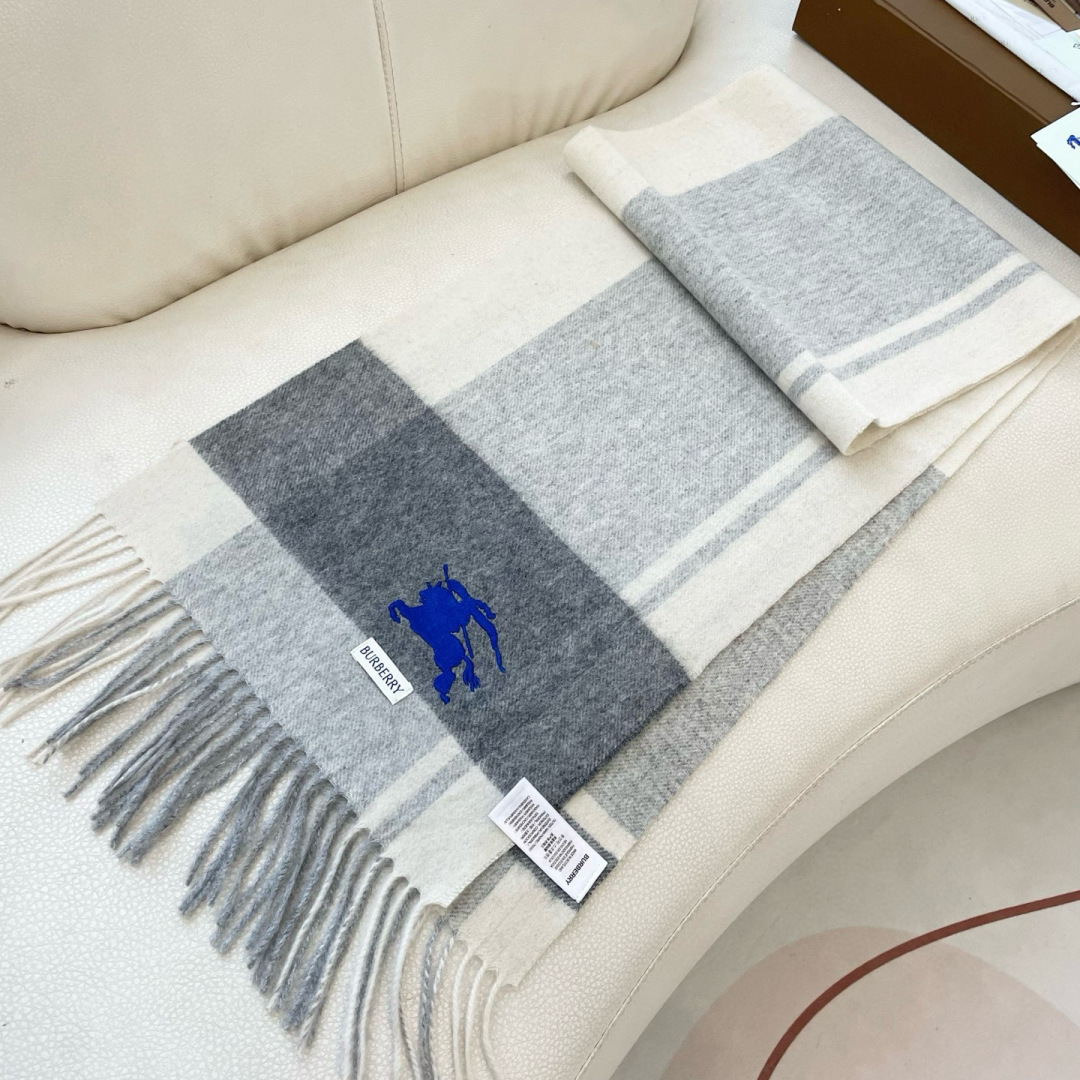 爆款🔺双面羊绒专柜同步 经典设计完美，若隐若现的巴宝利标志，强烈推荐手慢无‼️千万别去专柜买‼️代购就要