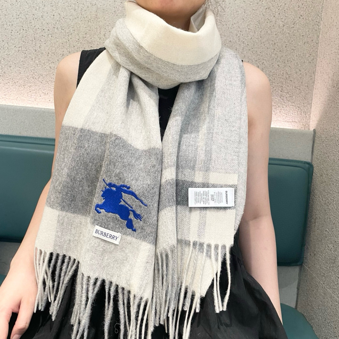 爆款🔺双面羊绒专柜同步 经典设计完美，若隐若现的巴宝利标志，强烈推荐手慢无‼️千万别去专柜买‼️代购就要