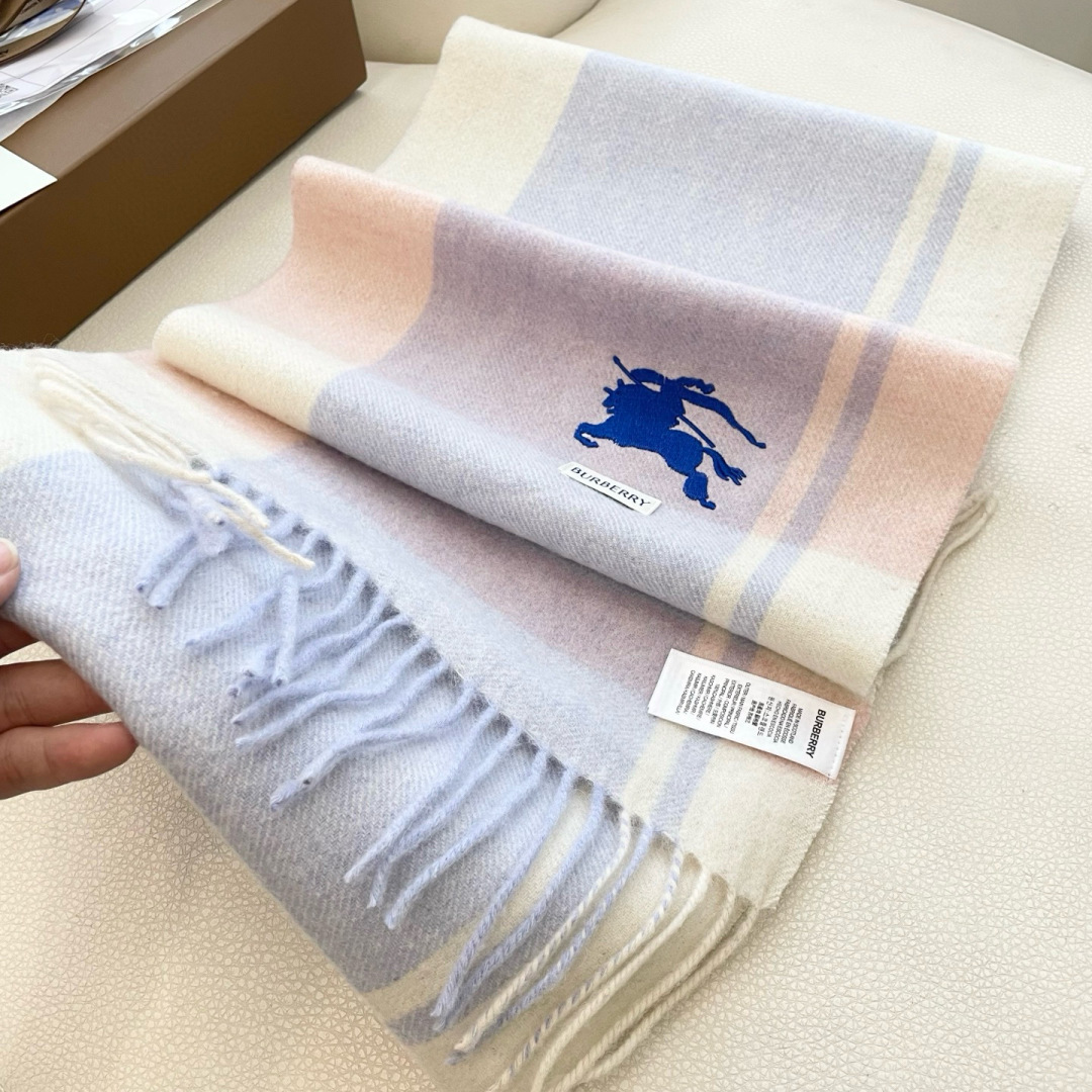 爆款🔺双面羊绒专柜同步 经典设计完美，若隐若现的巴宝利标志，强烈推荐手慢无‼️千万别去专柜买‼️代购就要