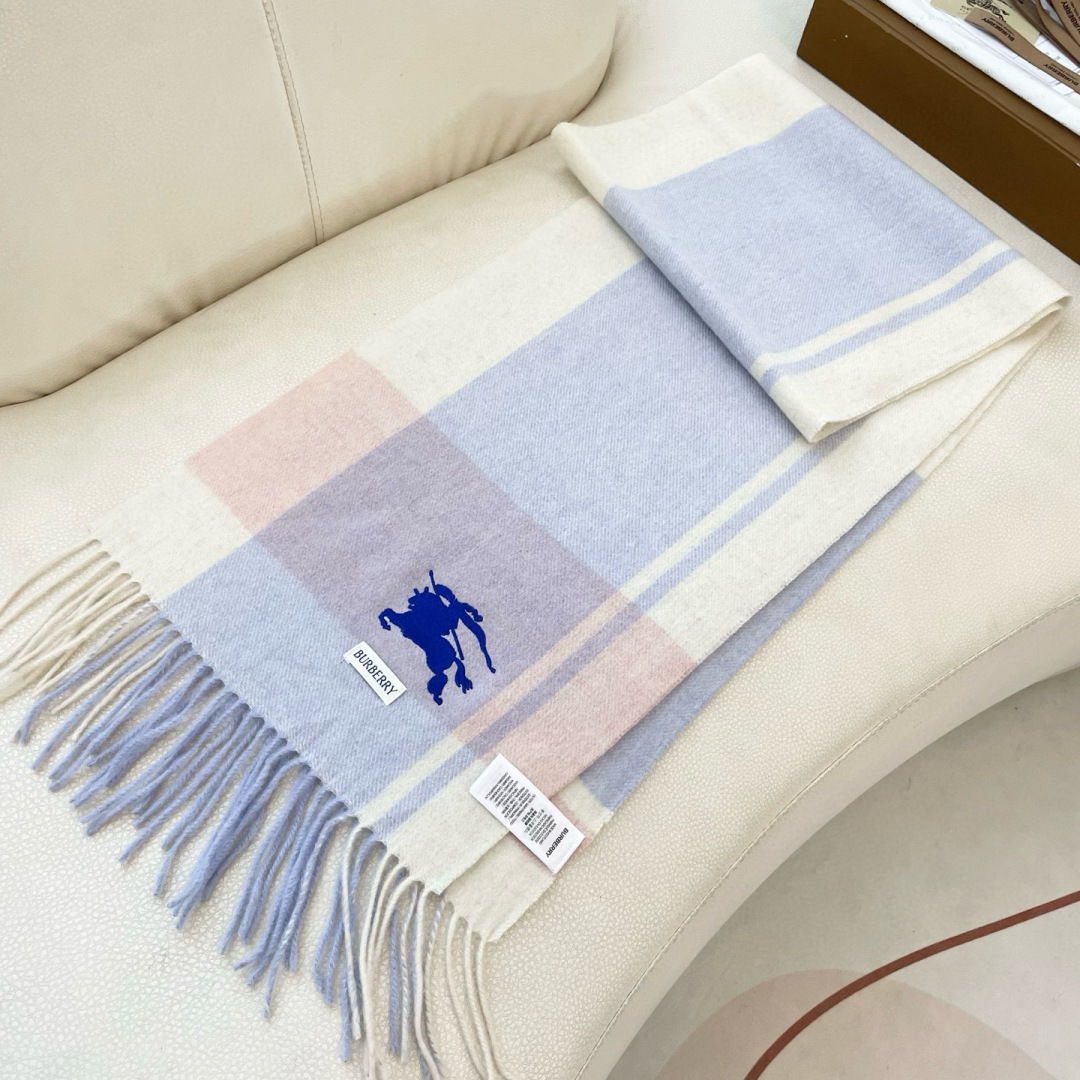 爆款🔺双面羊绒专柜同步 经典设计完美，若隐若现的巴宝利标志，强烈推荐手慢无‼️千万别去专柜买‼️代购就要