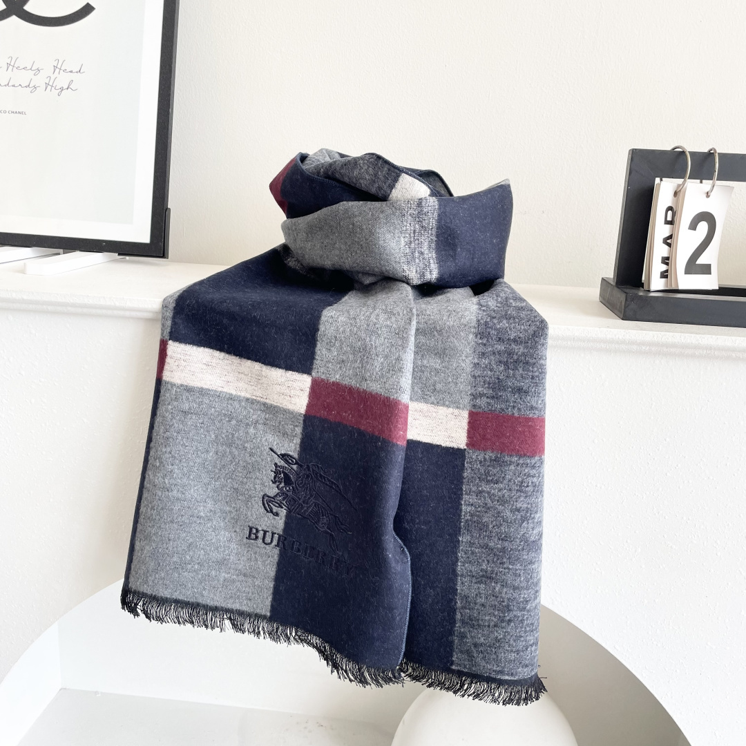 上新2025爱马仕男女款围巾且买且珍惜😍~都是出口订单所以比较难遇❤️东西讲究少而精😍好看的一定要收😎这