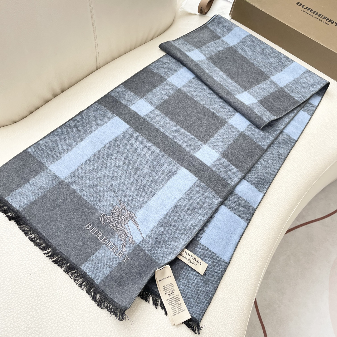 上新2025爱马仕男女款围巾且买且珍惜😍~都是出口订单所以比较难遇❤️东西讲究少而精😍好看的一定要收😎这