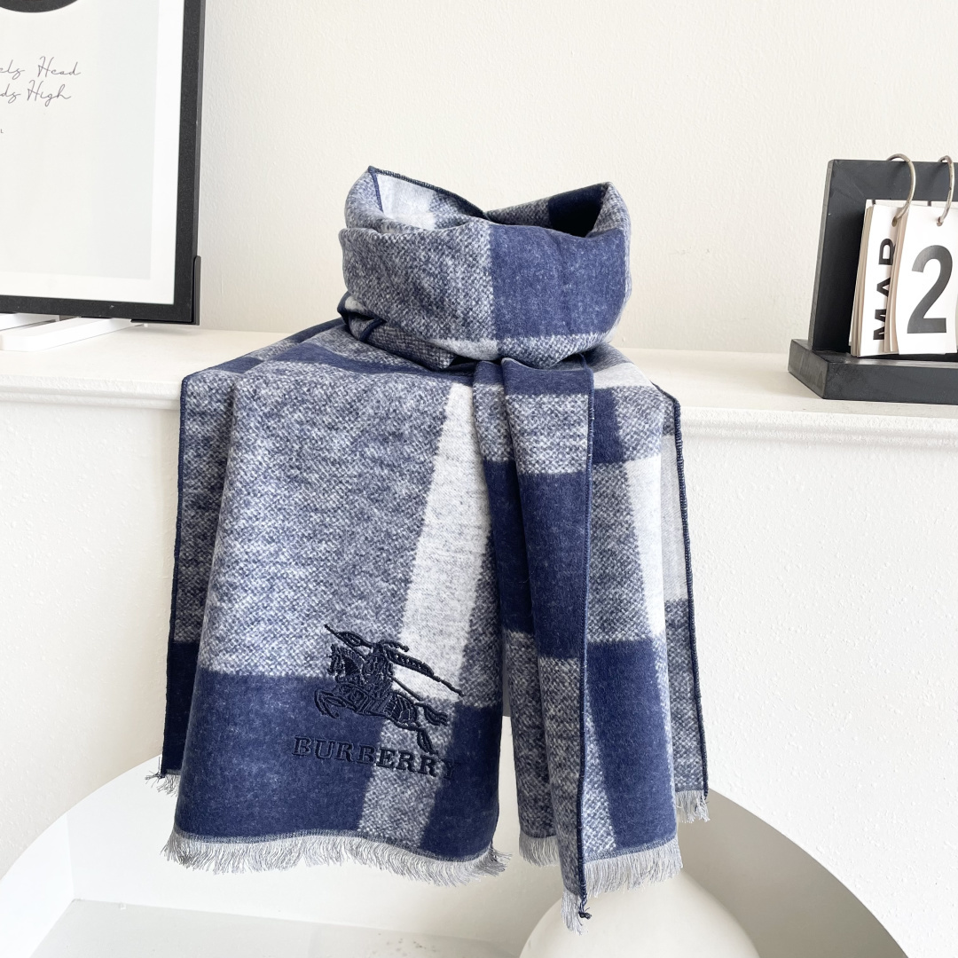 上新2025爱马仕男女款围巾且买且珍惜😍~都是出口订单所以比较难遇❤️东西讲究少而精😍好看的一定要收😎这