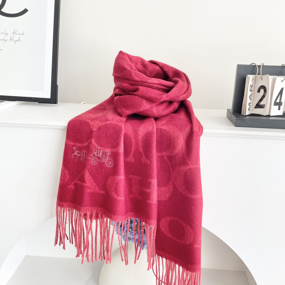 高本版✨✨【经典款】COACH经典 蔻驰披肩也太好看了吧！不仅有颜值还有品质，97%羊毛+3%羊绒，手感