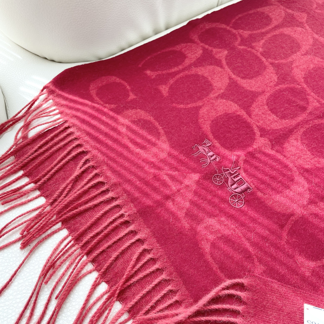 高本版✨✨【经典款】COACH经典 蔻驰披肩也太好看了吧！不仅有颜值还有品质，97%羊毛+3%羊绒，手感