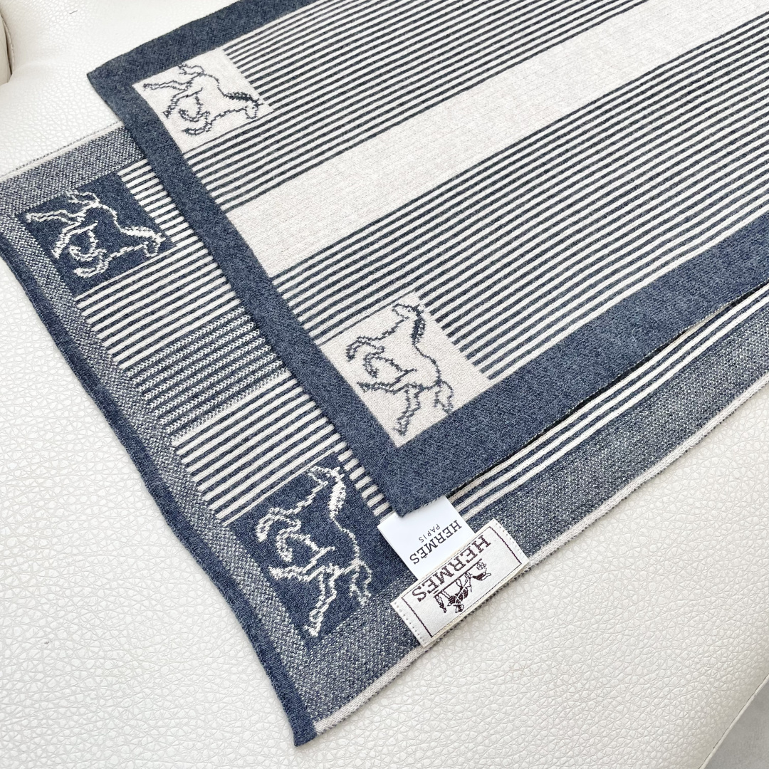 爆款上新 情侣款👍👍爱马仕独家牛货🐂 奢华尽在尺寸之间，高端品质‼️具有超高羊绒品质才会被此品牌青睐‼️