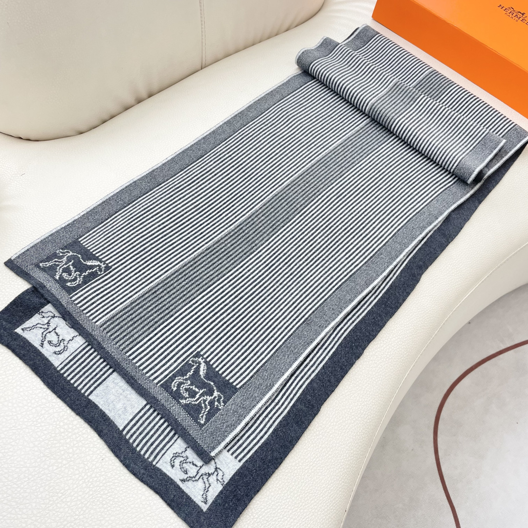 爆款上新 情侣款👍👍爱马仕独家牛货🐂 奢华尽在尺寸之间，高端品质‼️具有超高羊绒品质才会被此品牌青睐‼️