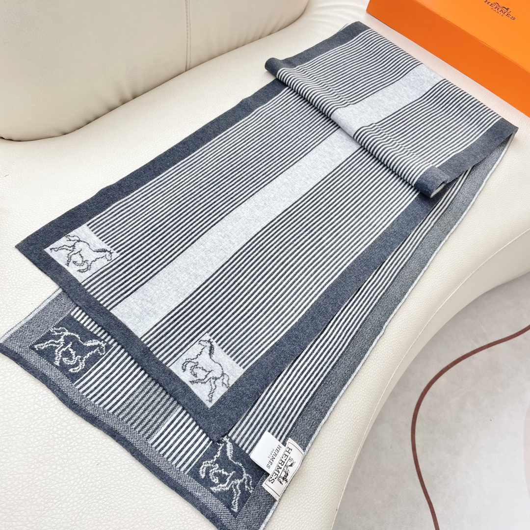 爆款上新 情侣款👍👍爱马仕独家牛货🐂 奢华尽在尺寸之间，高端品质‼️具有超高羊绒品质才会被此品牌青睐‼️