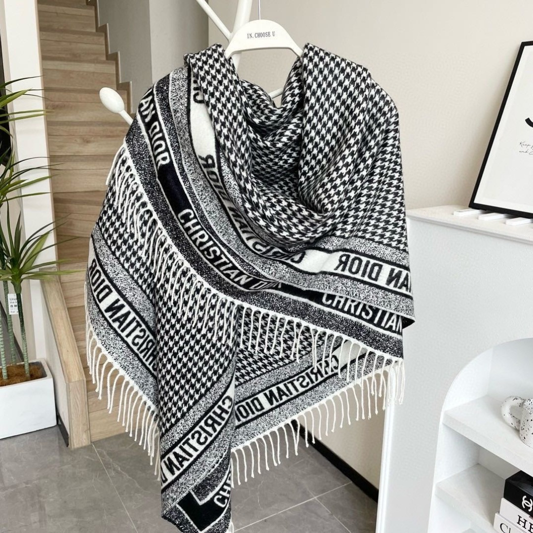 ✨国内最好NO.1❗️~即将火爆代购圈，今年大披肩真的好火爆。，因为实物真的很震撼，绝逼好东西👍❗️Di