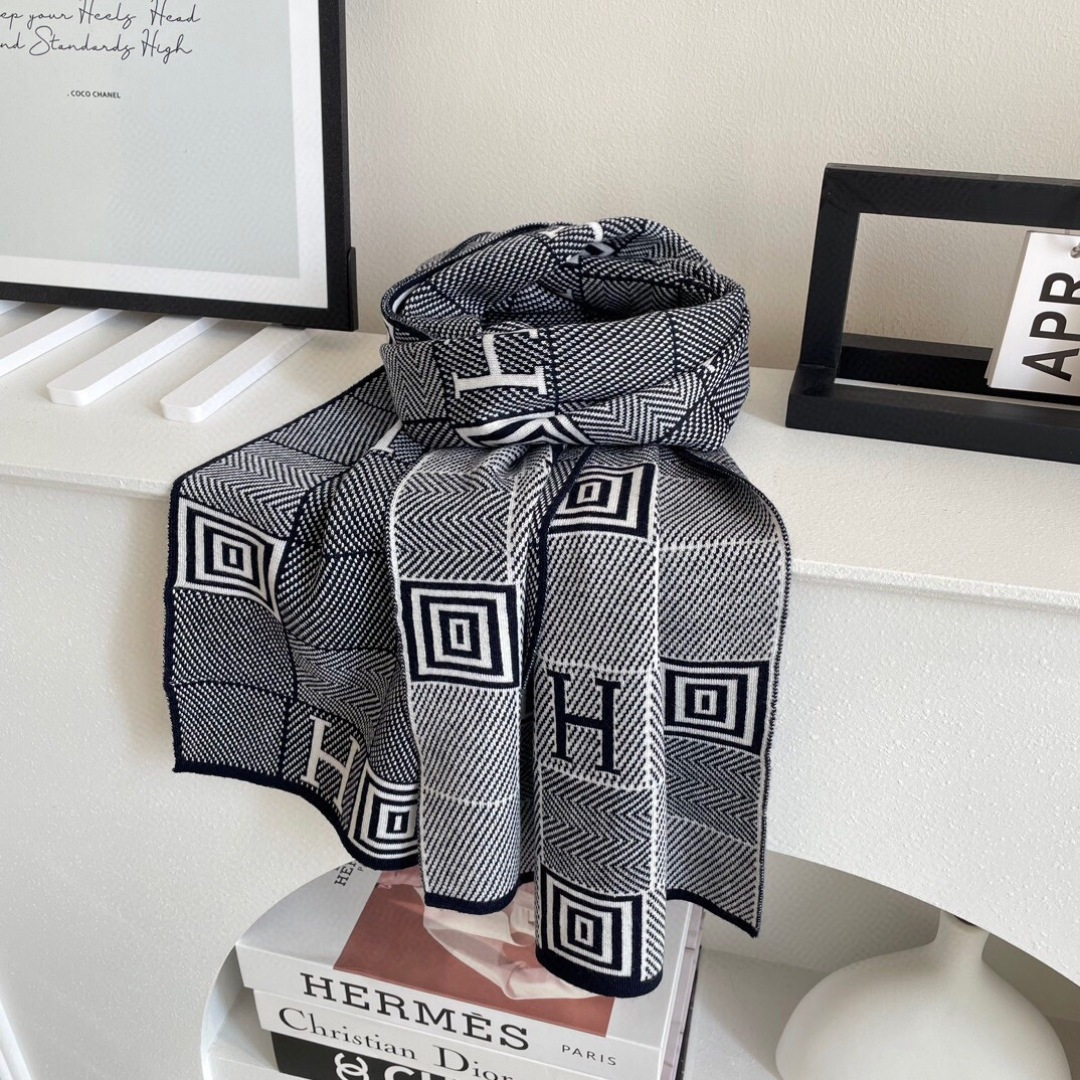 爆款上新 情侣款👍👍爱马仕 独家牛货🐂 奢华尽在尺寸之间，高端品质‼️具有超高羊绒品质才会被此品牌青睐‼